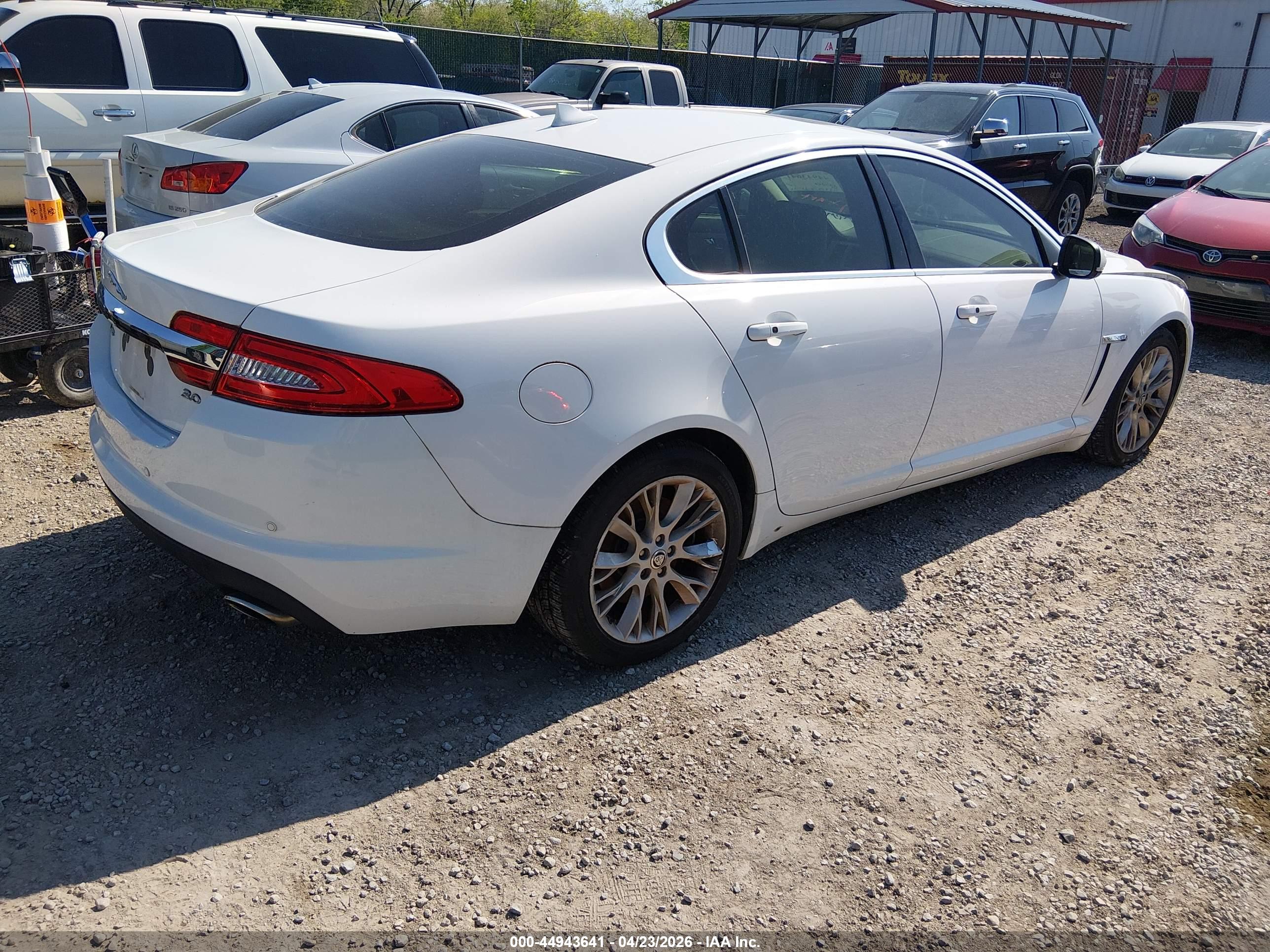 JAGUAR XF image 4