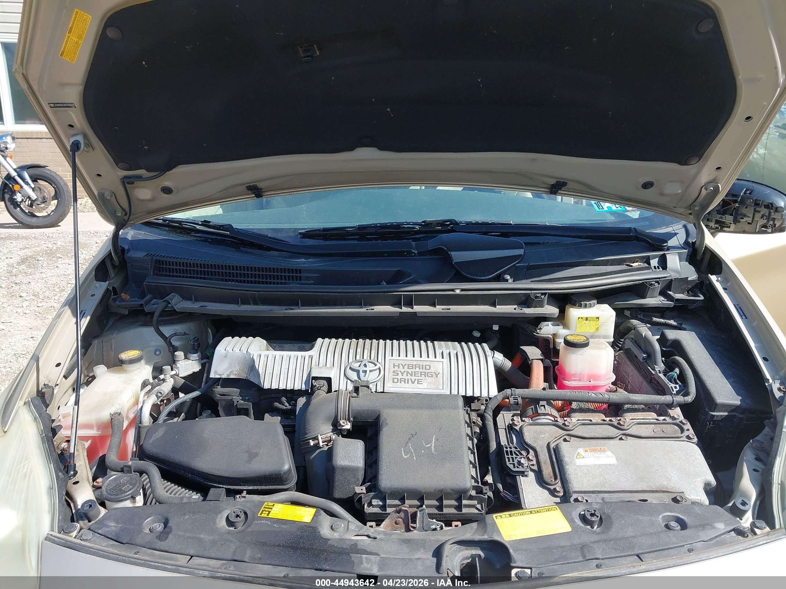 TOYOTA PRIUS image 10