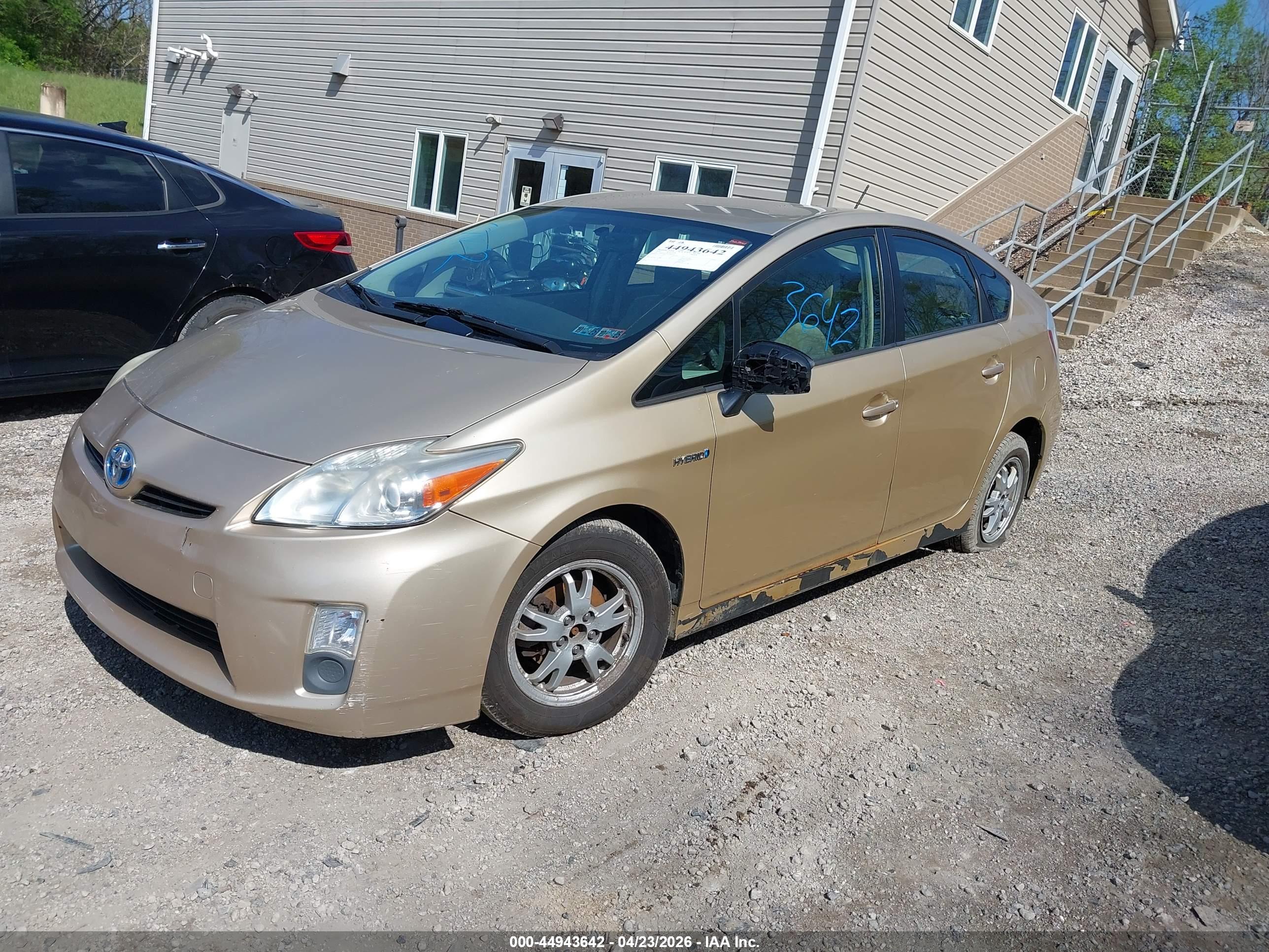 TOYOTA PRIUS image 2