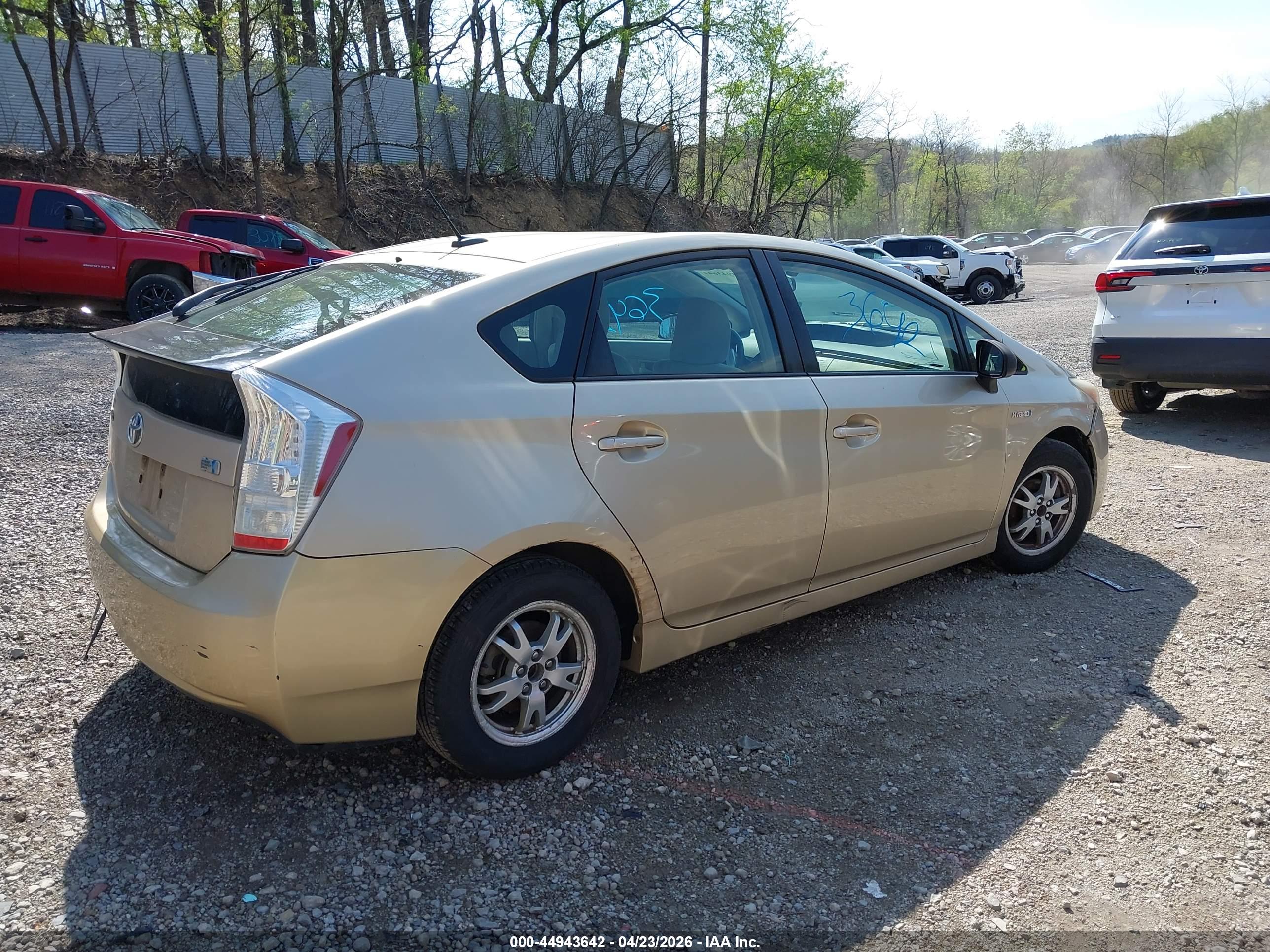 TOYOTA PRIUS image 4