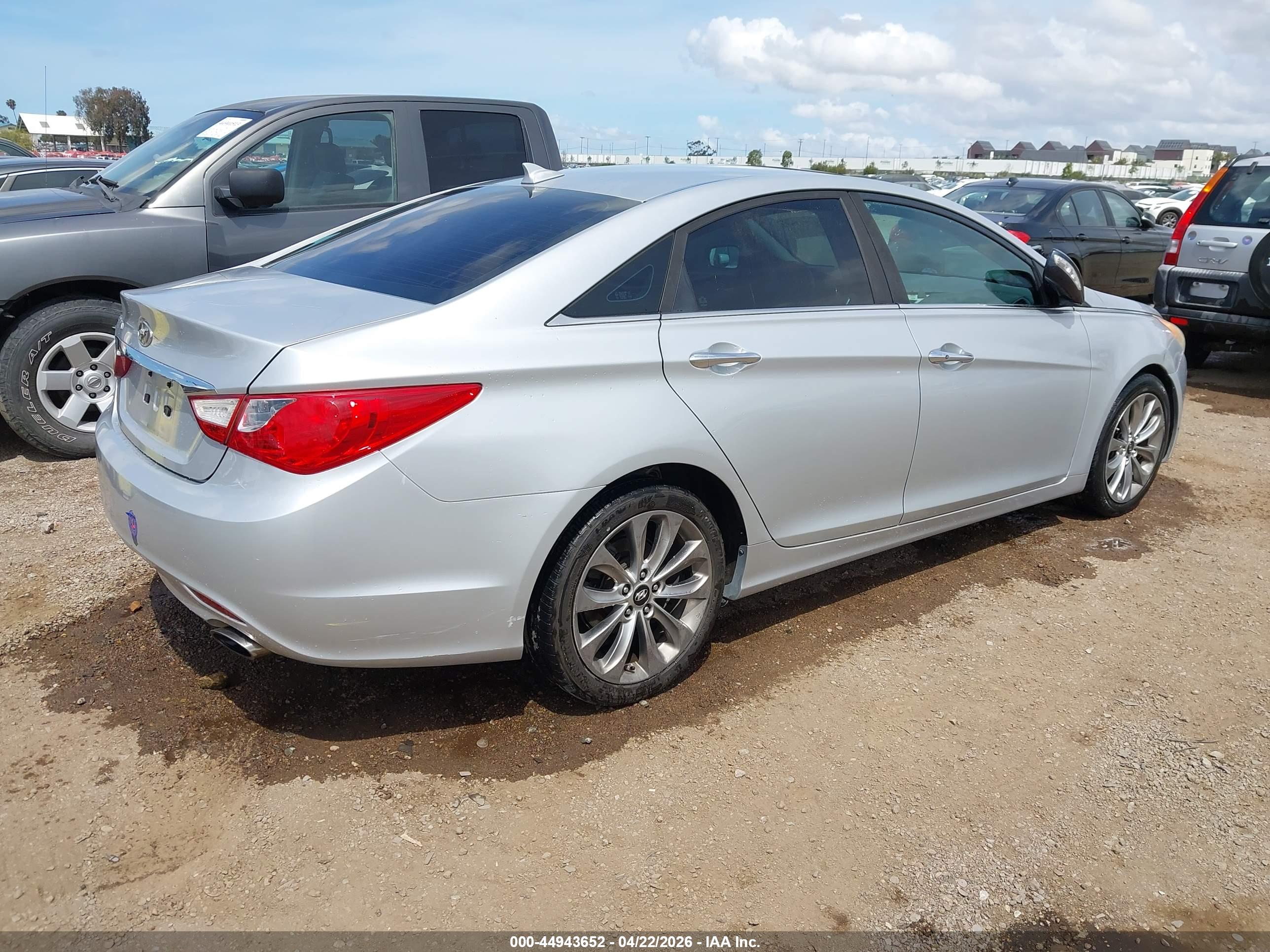 HYUNDAI SONATA image 4