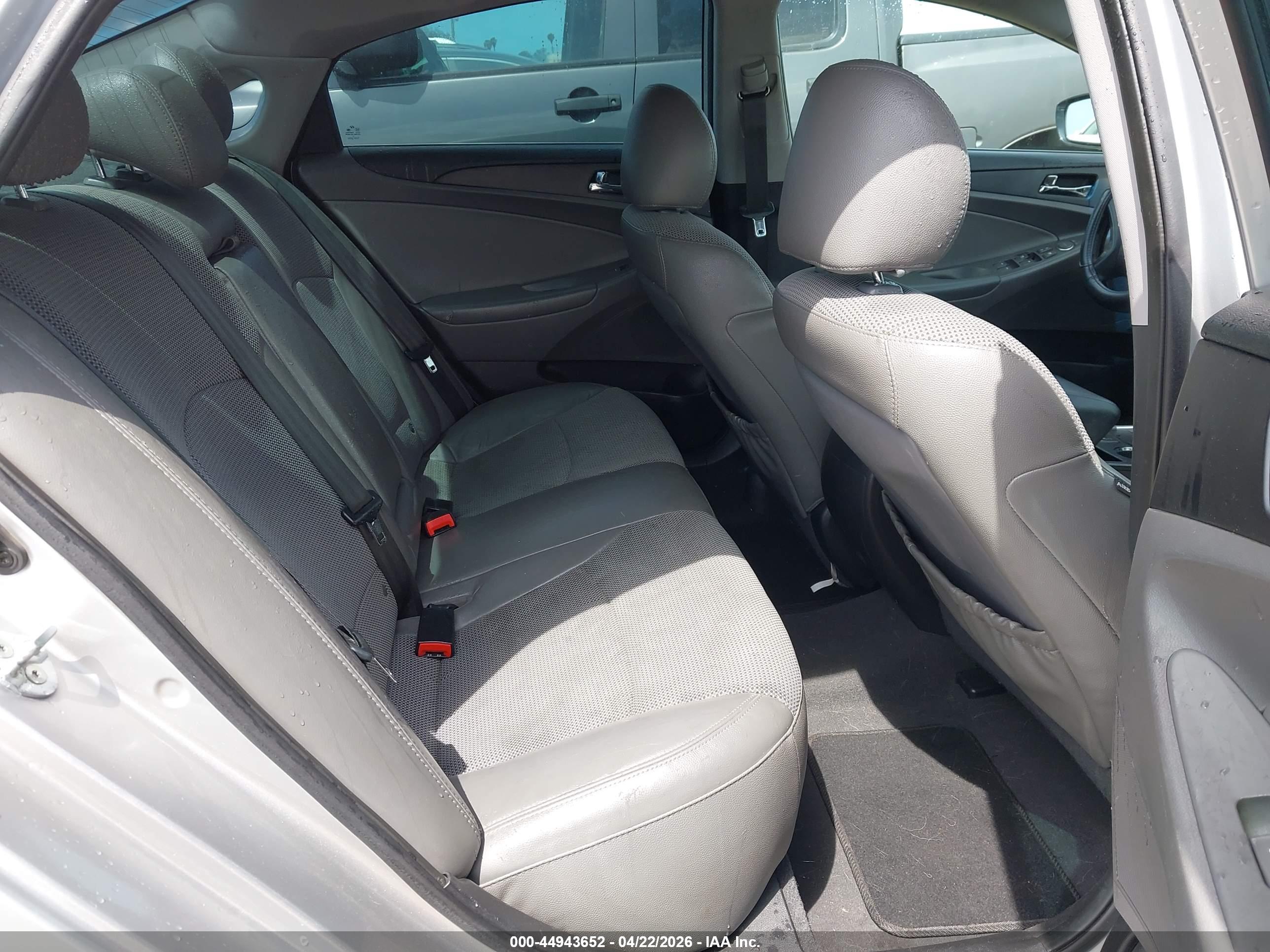 HYUNDAI SONATA image 8