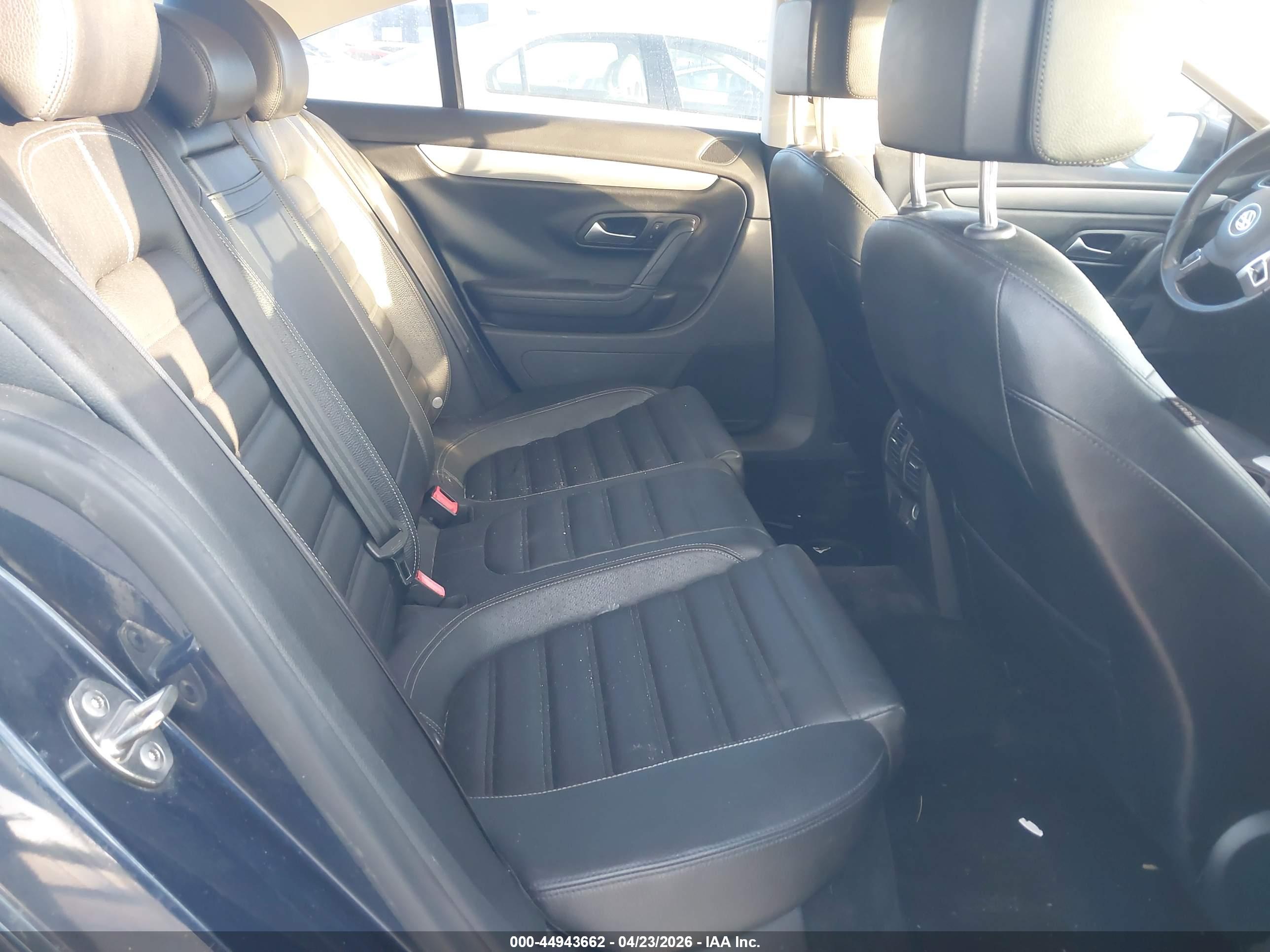 VOLKSWAGEN CC image 8