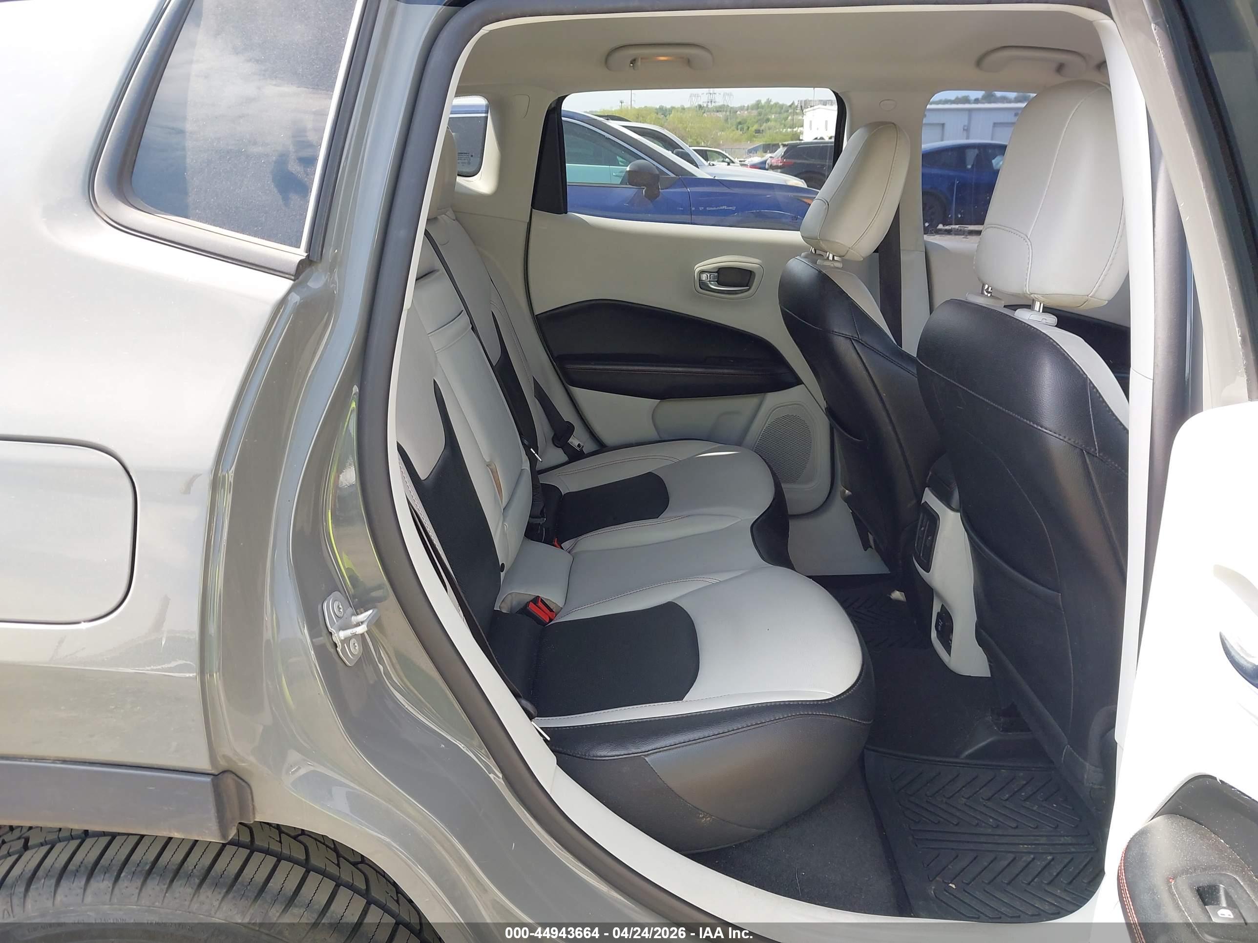 JEEP COMPASS image 8