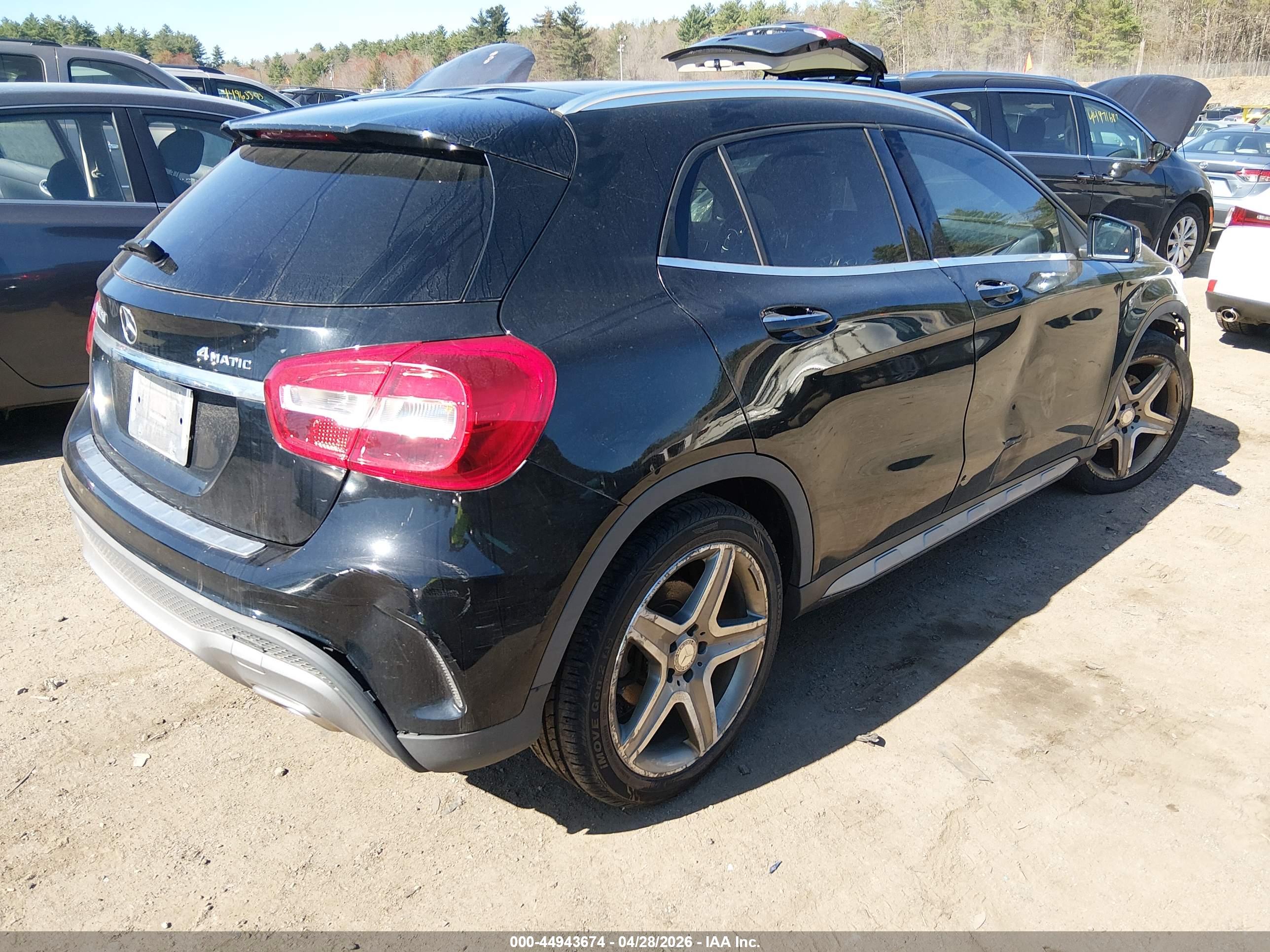 MERCEDES-BENZ GLA image 4