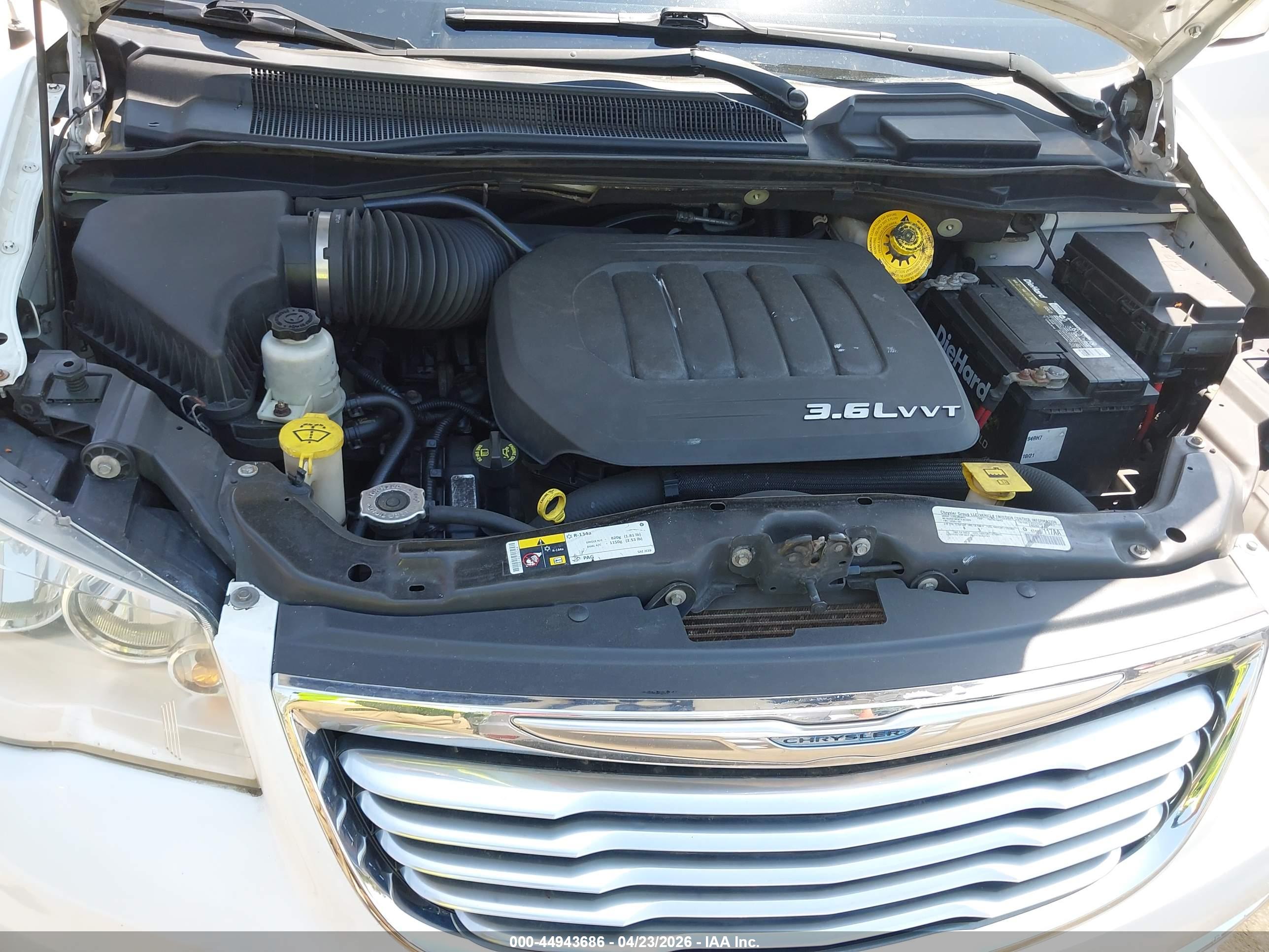 CHRYSLER TOWN image 10