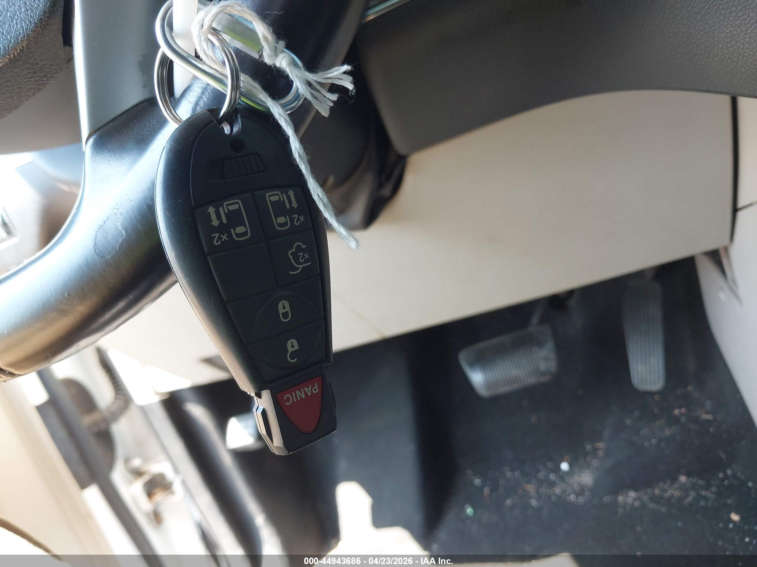 CHRYSLER TOWN image 11