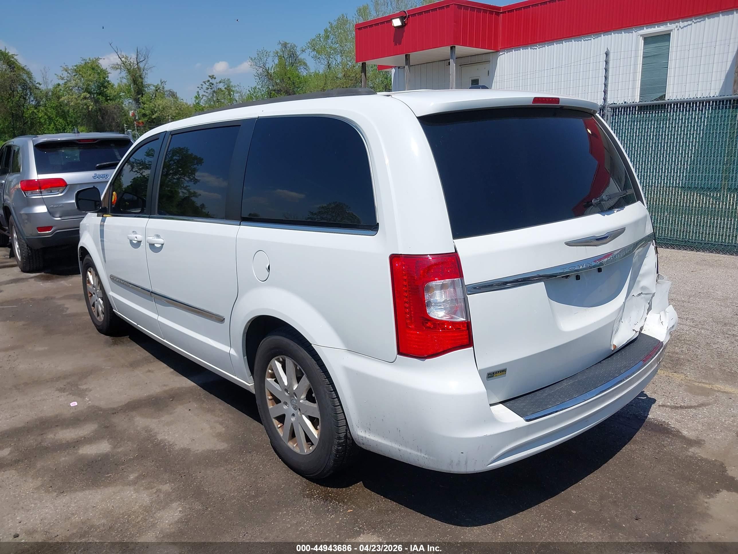 CHRYSLER TOWN image 3