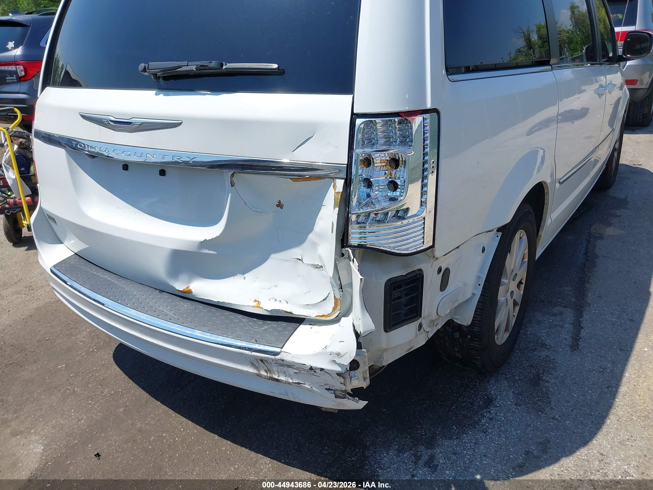 CHRYSLER TOWN image 6