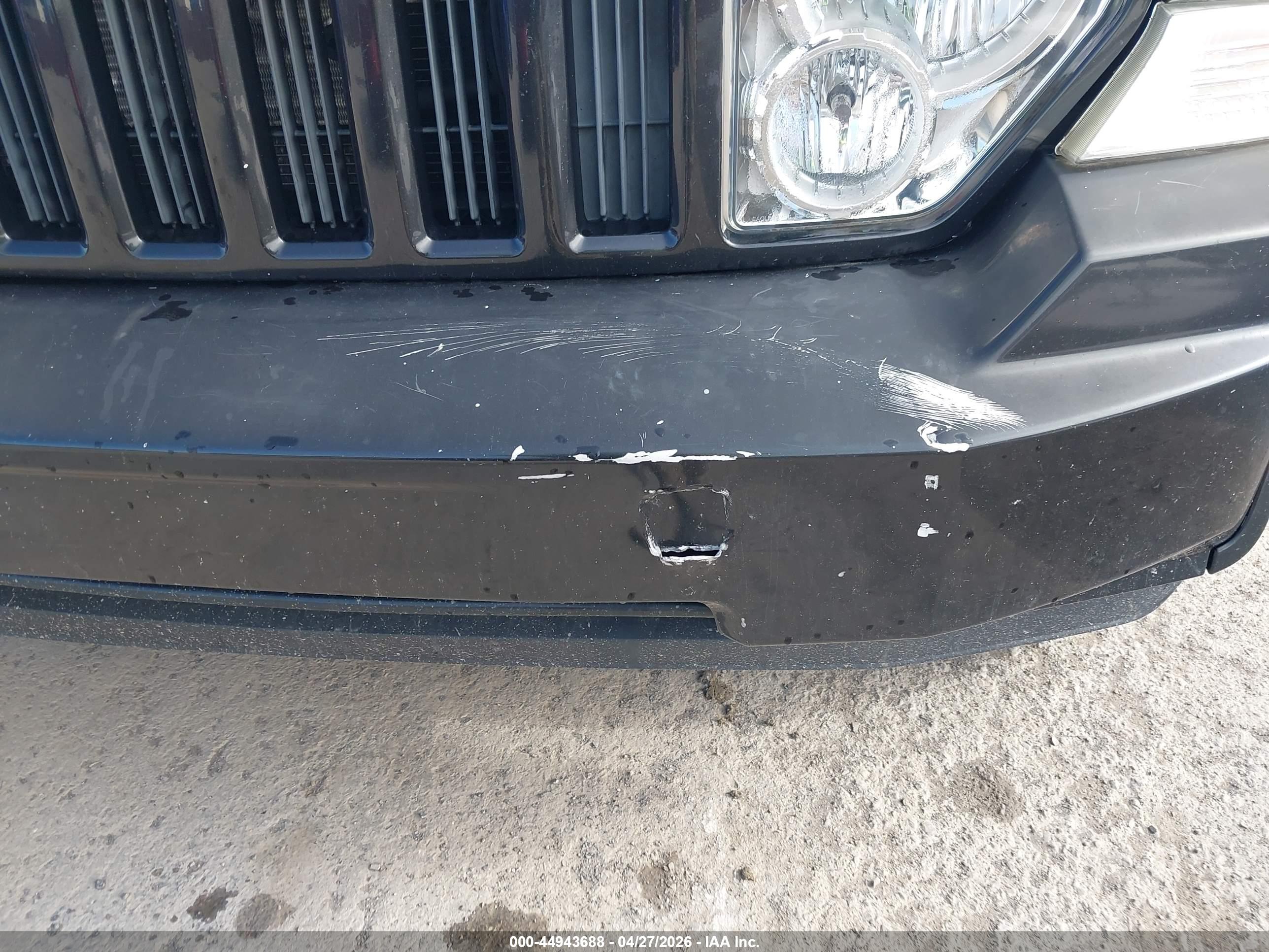JEEP LIBERTY image 6