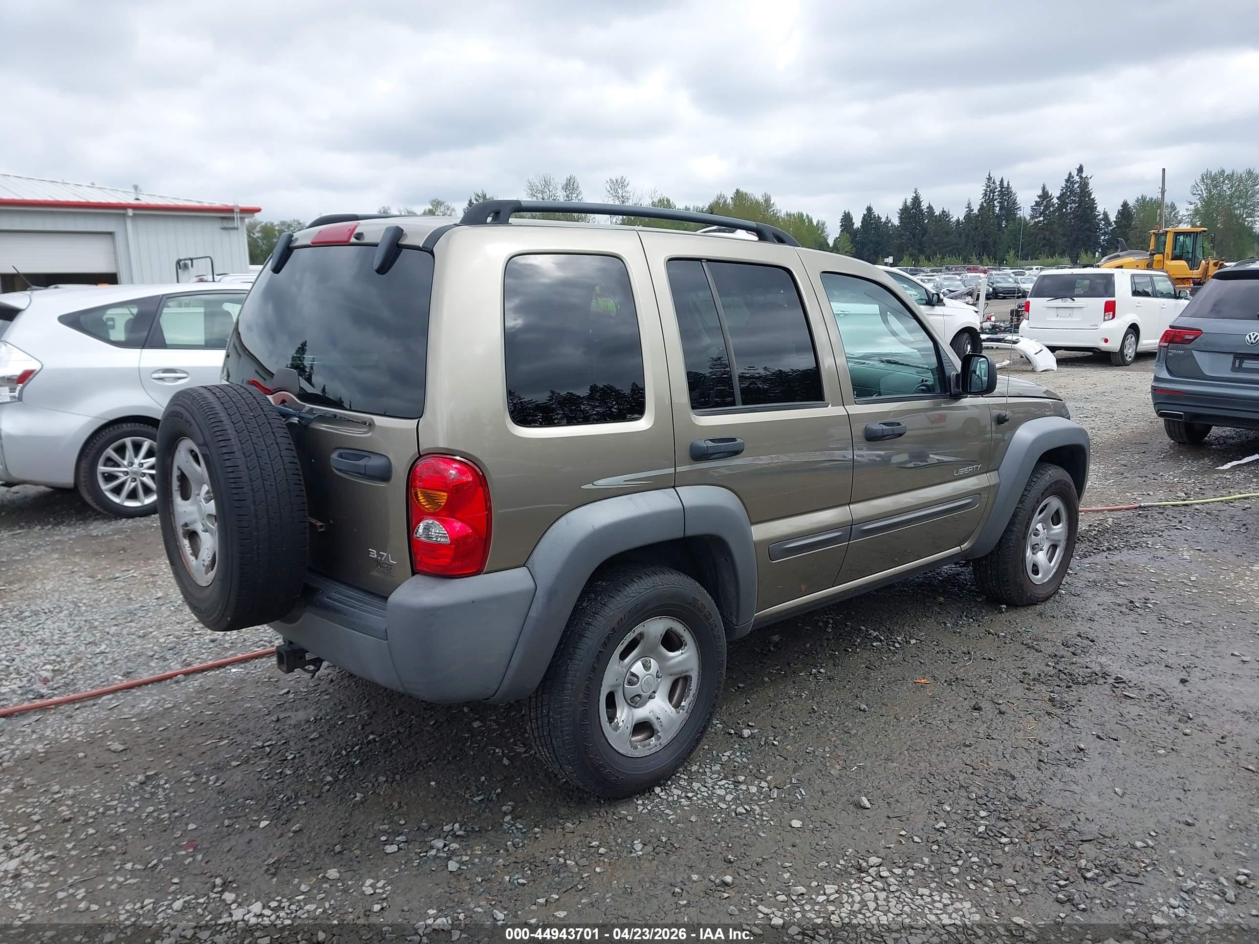 JEEP LIBERTY image 4