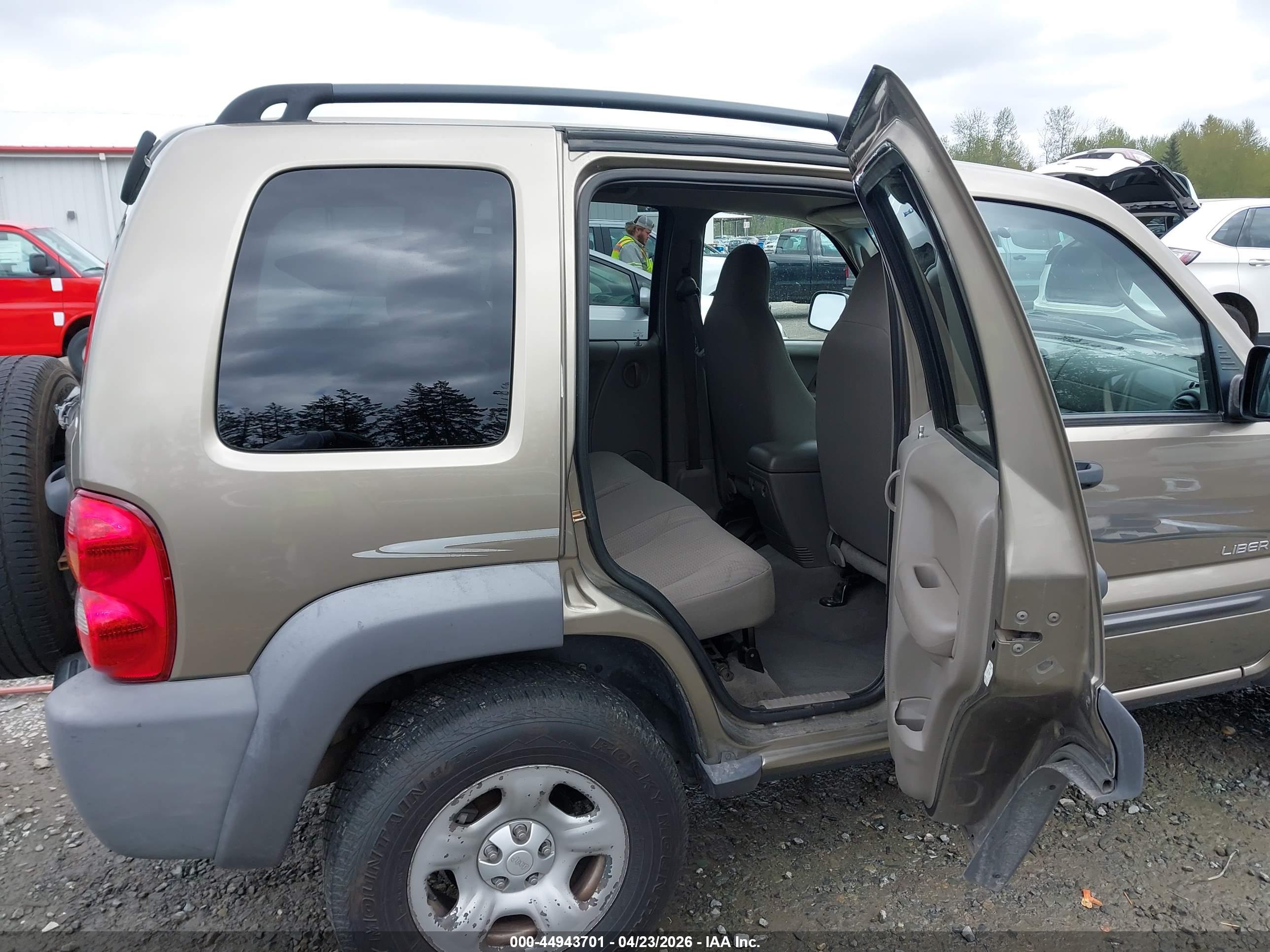 JEEP LIBERTY image 8