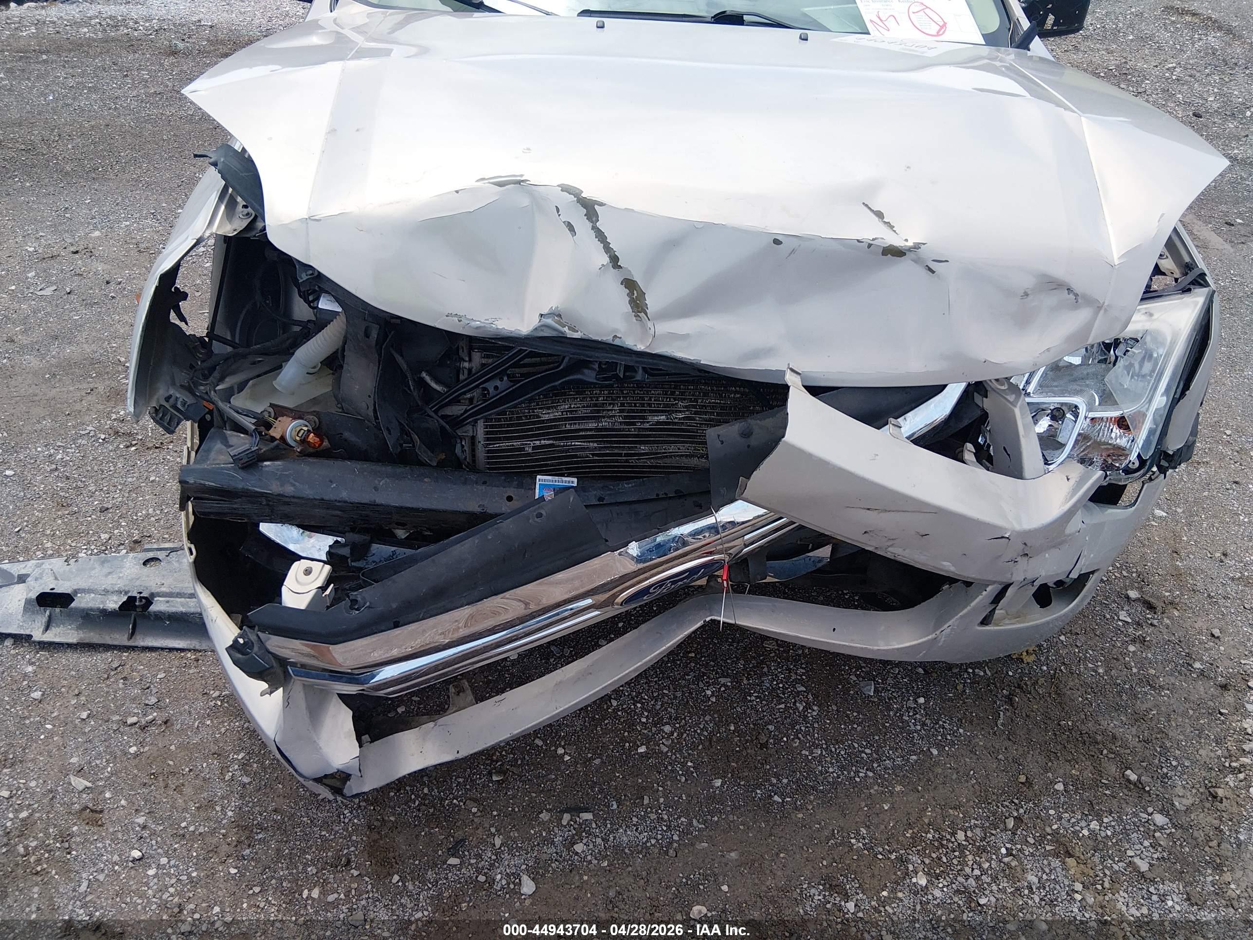 FORD FUSION image 6