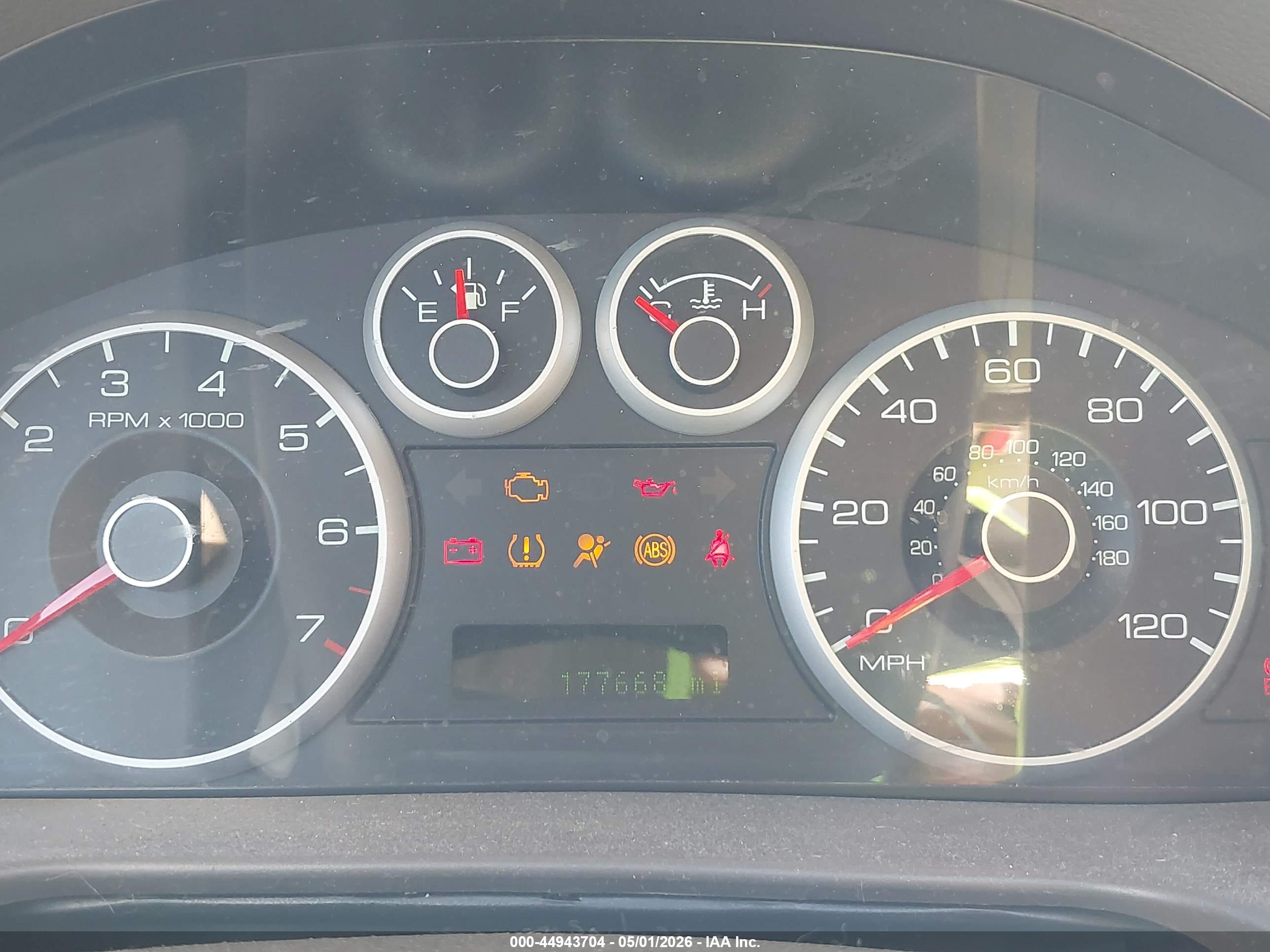 FORD FUSION image 7