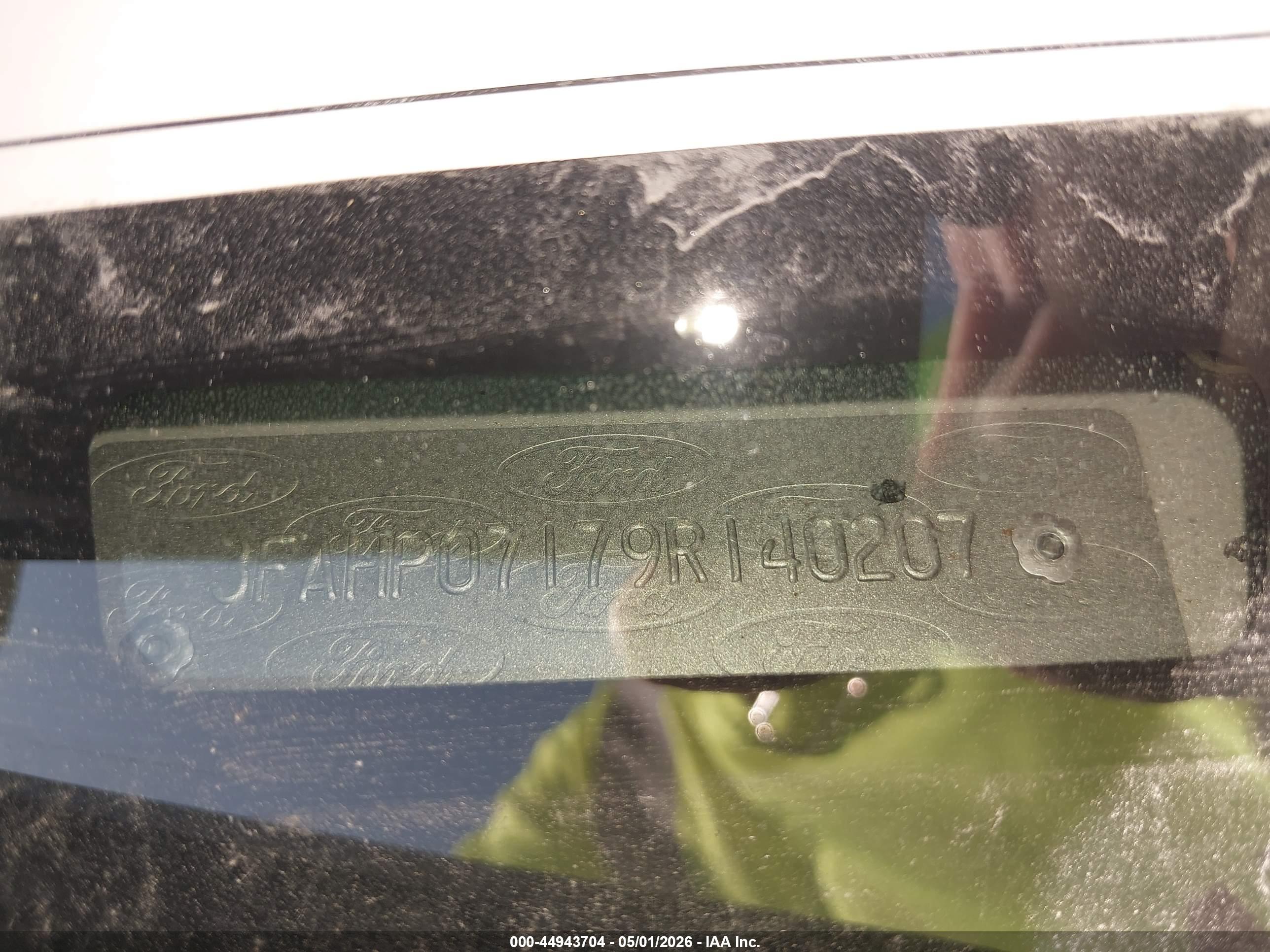 FORD FUSION image 9