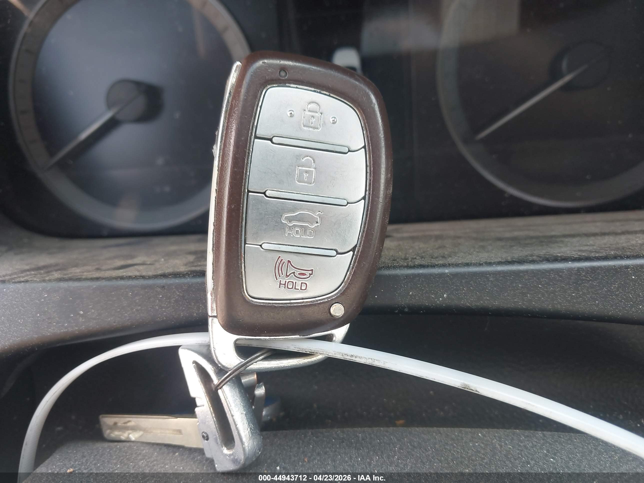 HYUNDAI SONATA image 11