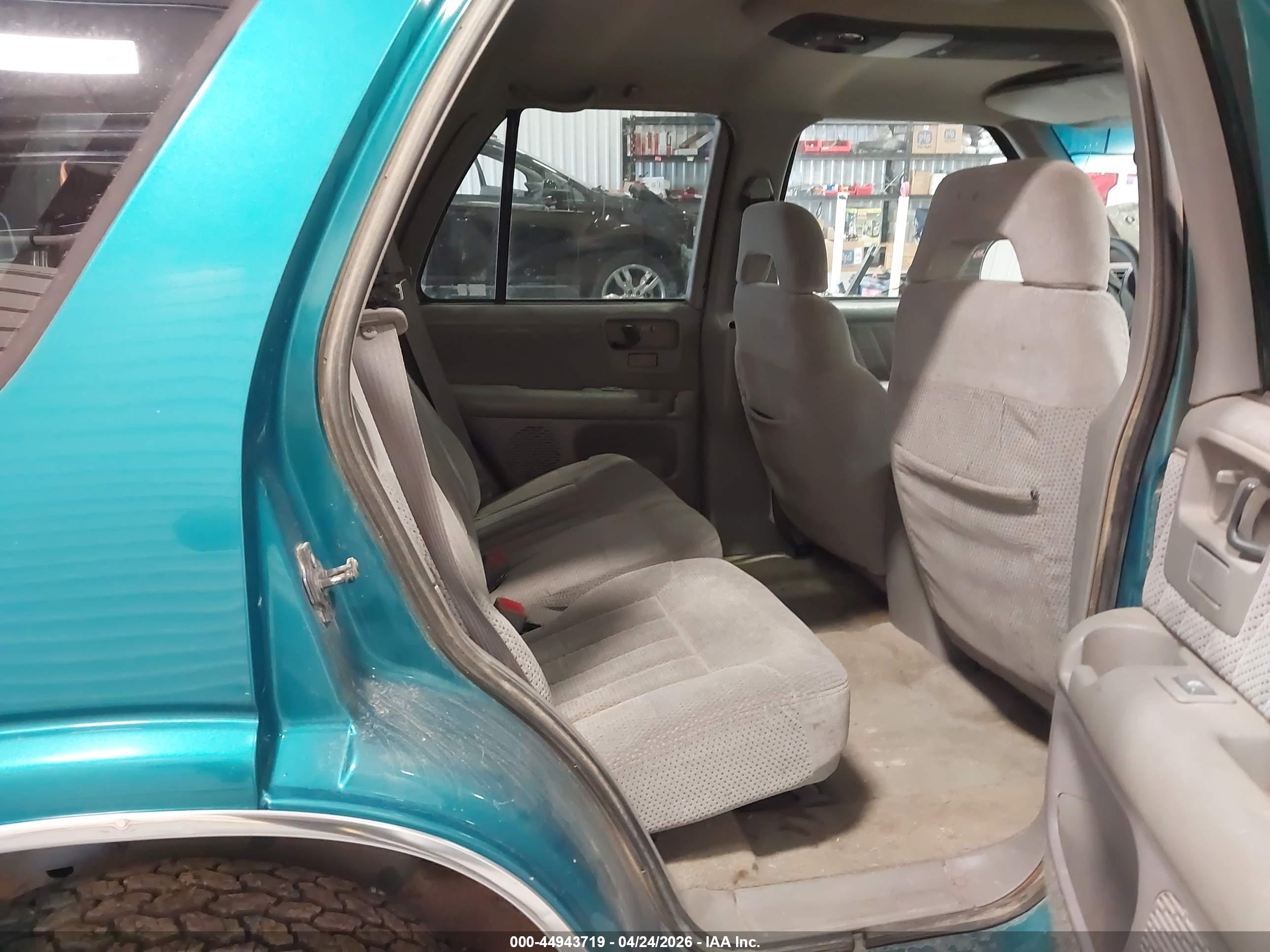 CHEVROLET BLAZER image 8