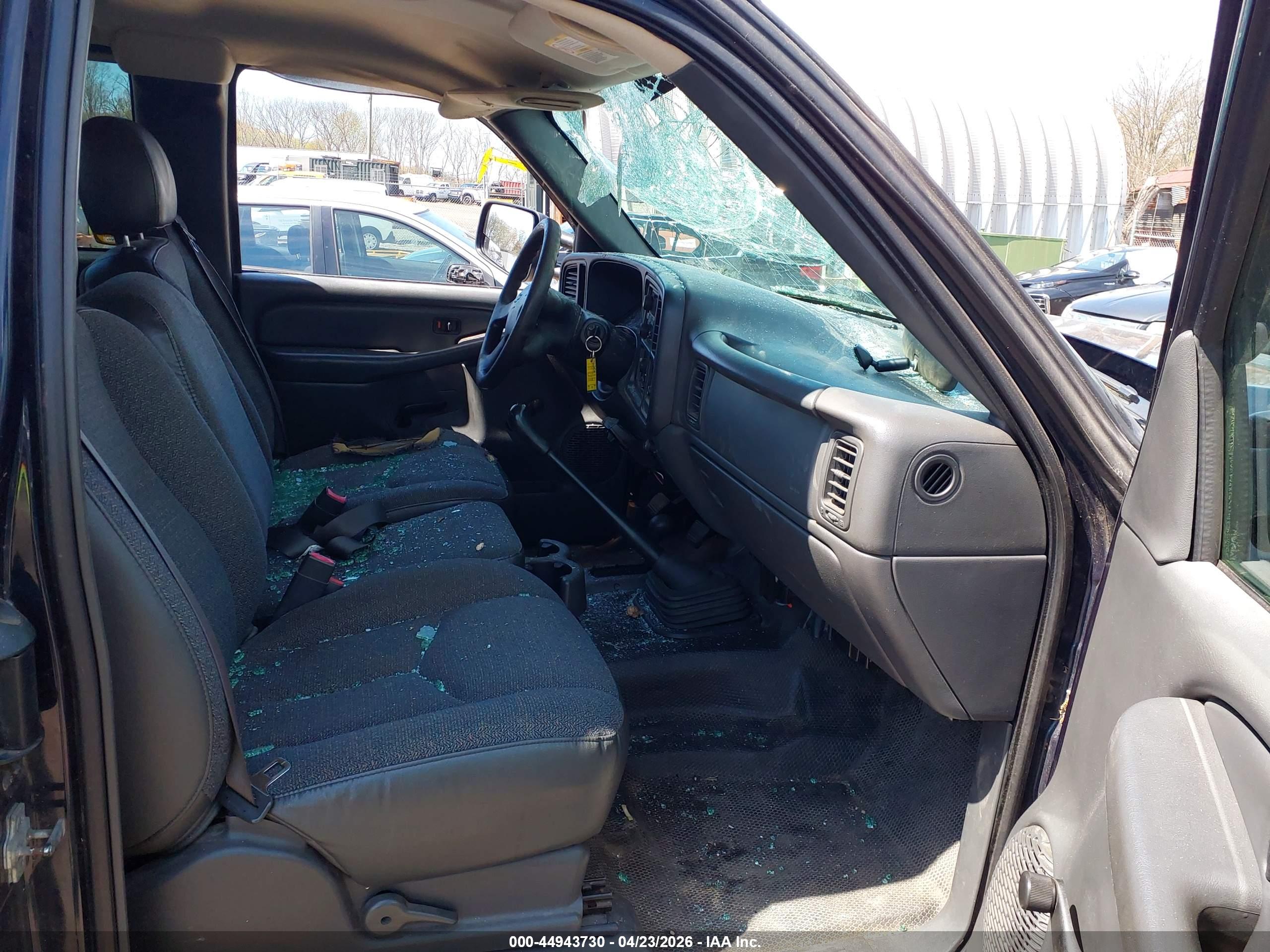 CHEVROLET SILVERADO image 5