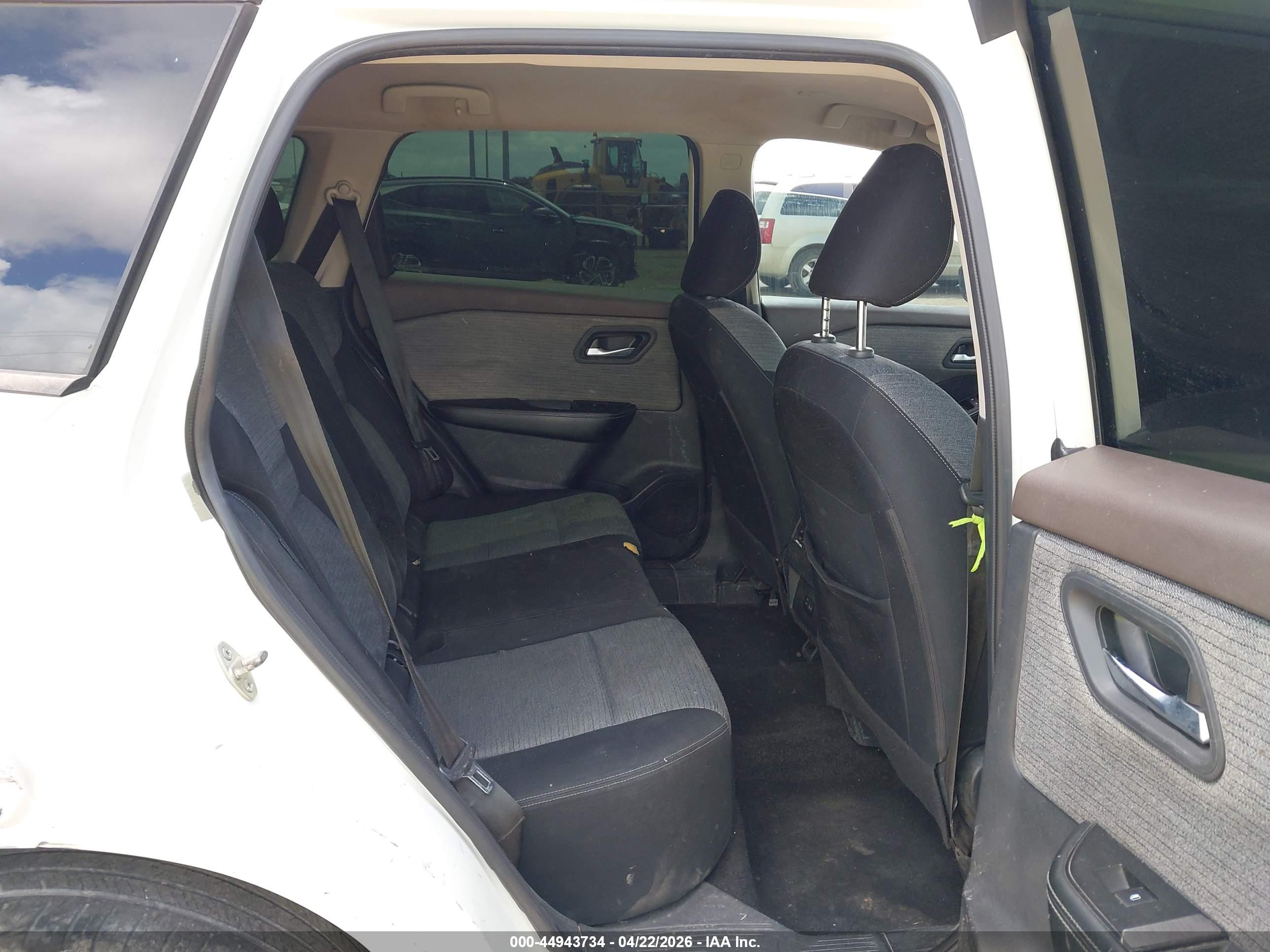 NISSAN ROGUE image 8