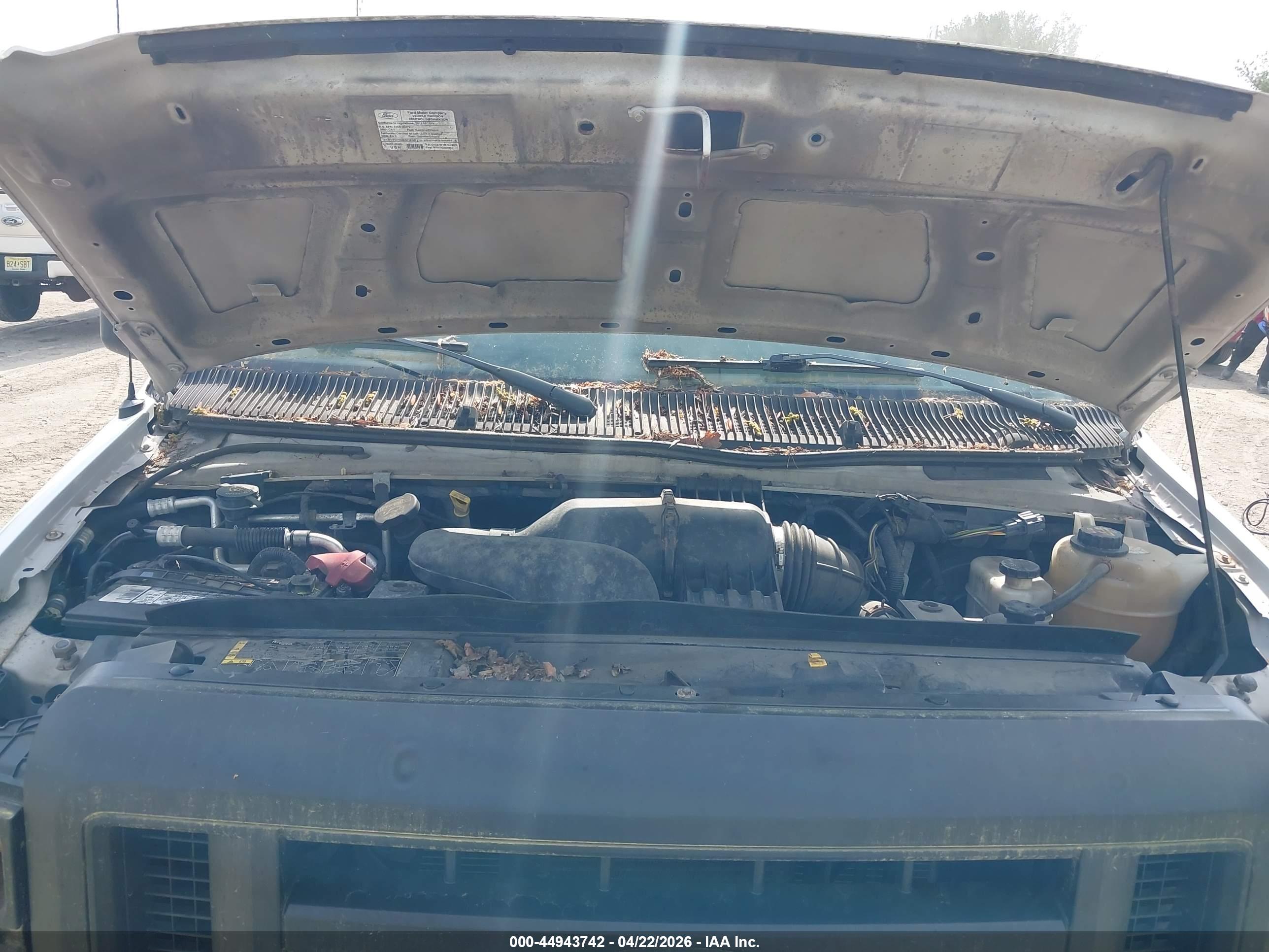 FORD E-250 image 10