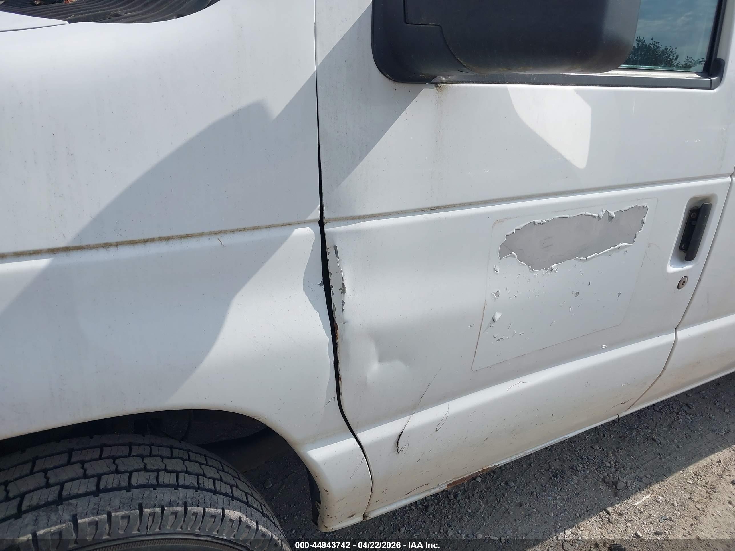 FORD E-250 image 6