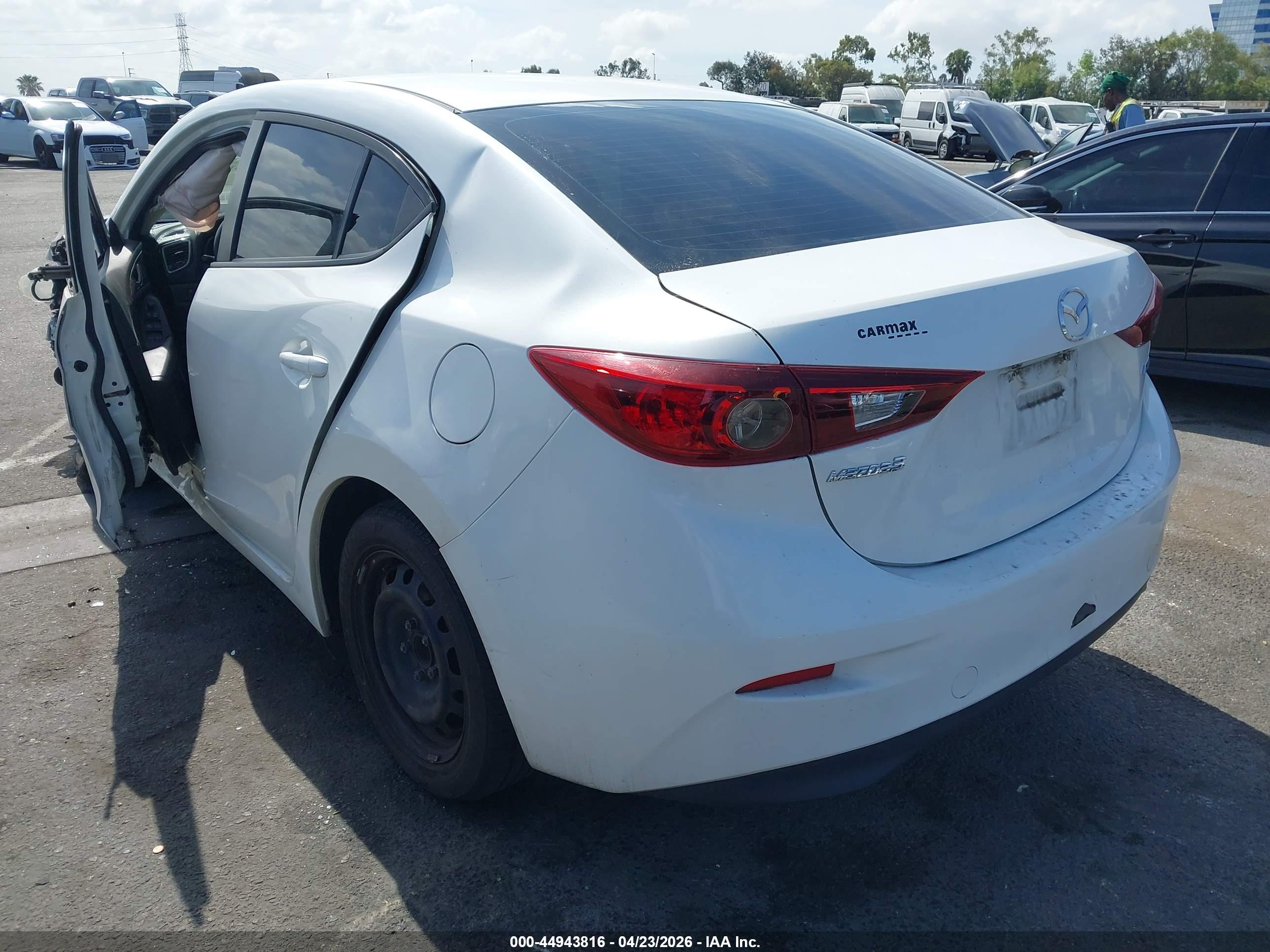 MAZDA MAZDA3 image 3
