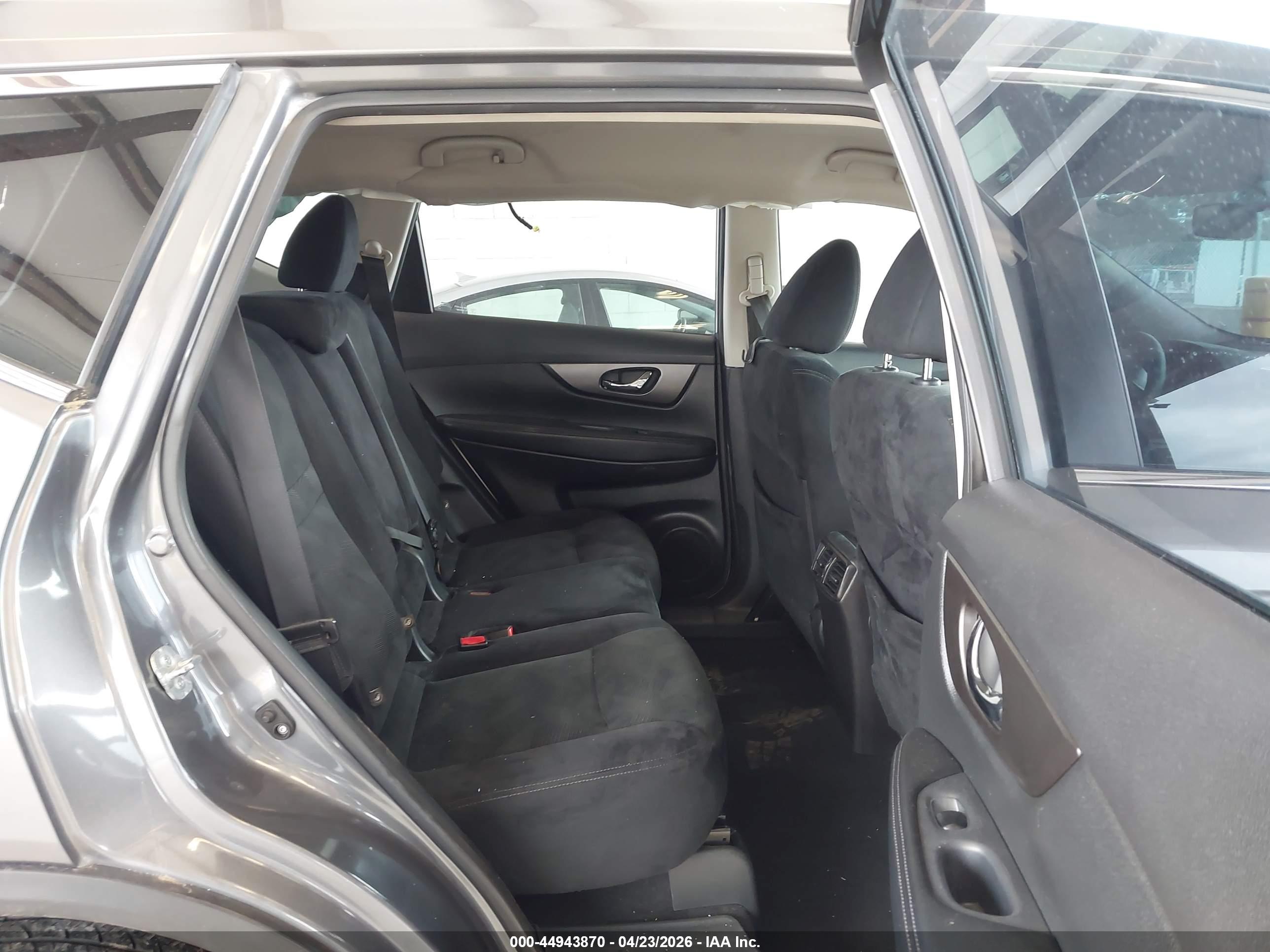 NISSAN ROGUE image 8