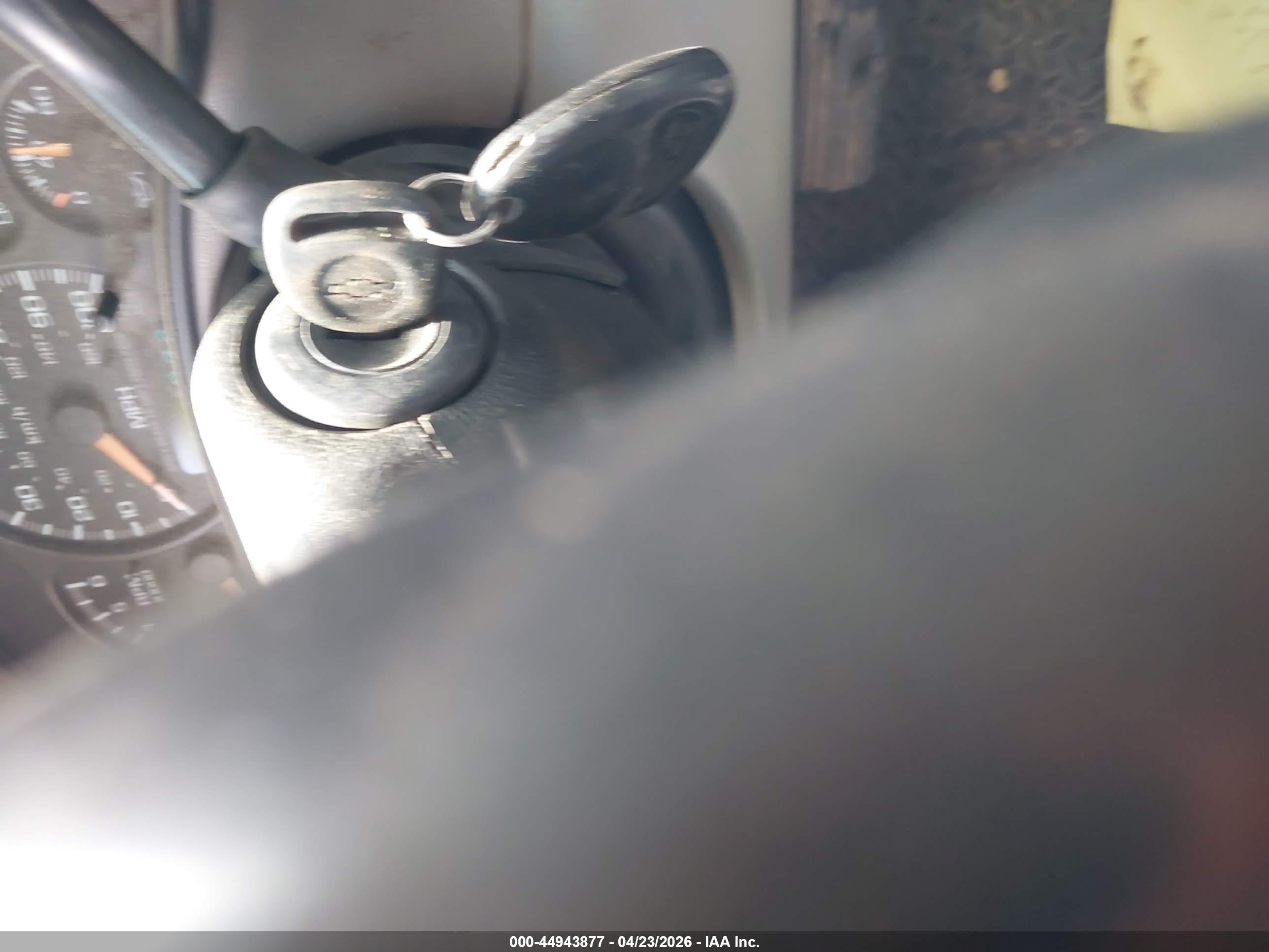 CHEVROLET SILVERADO image 11