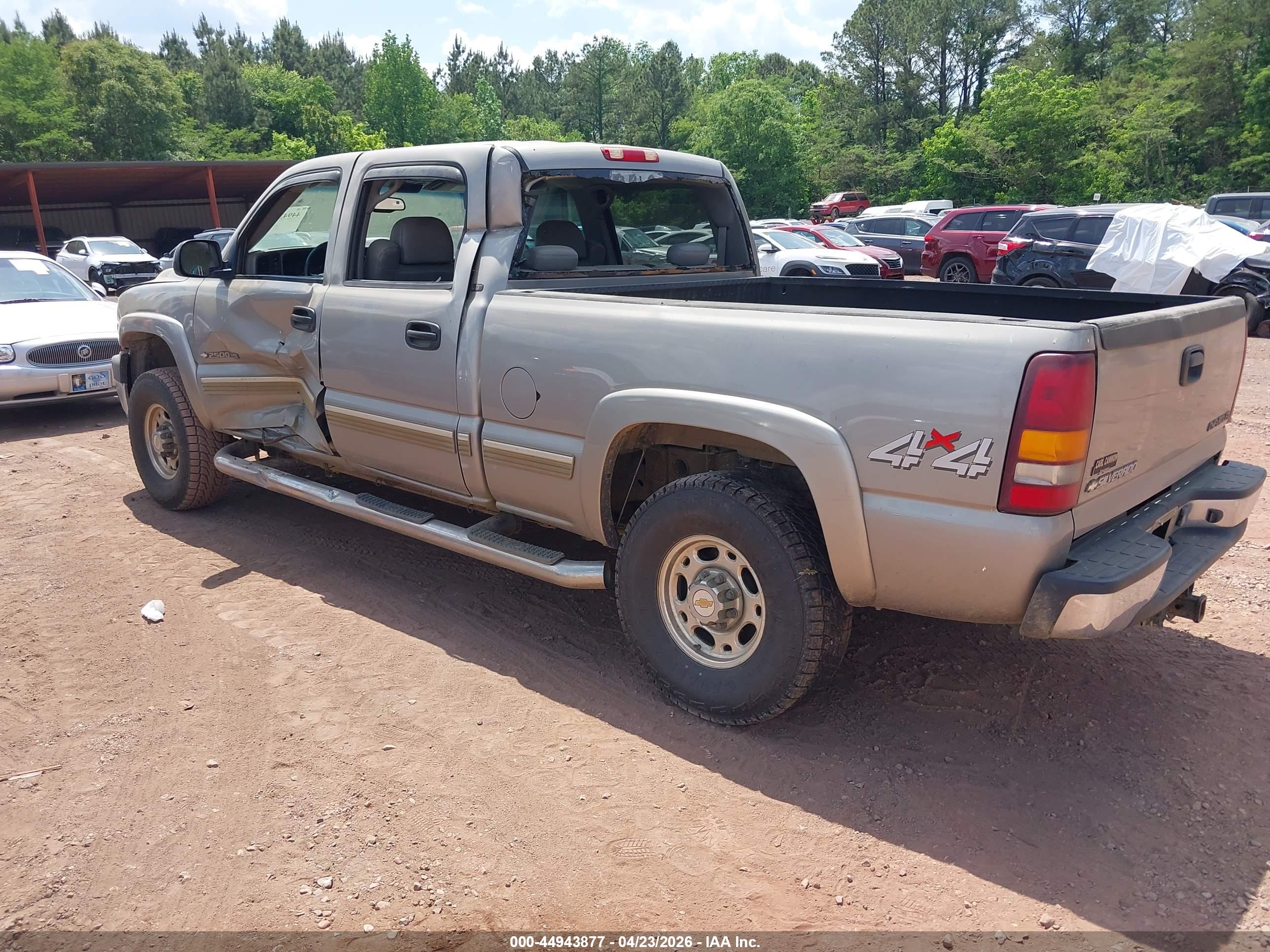 CHEVROLET SILVERADO image 3