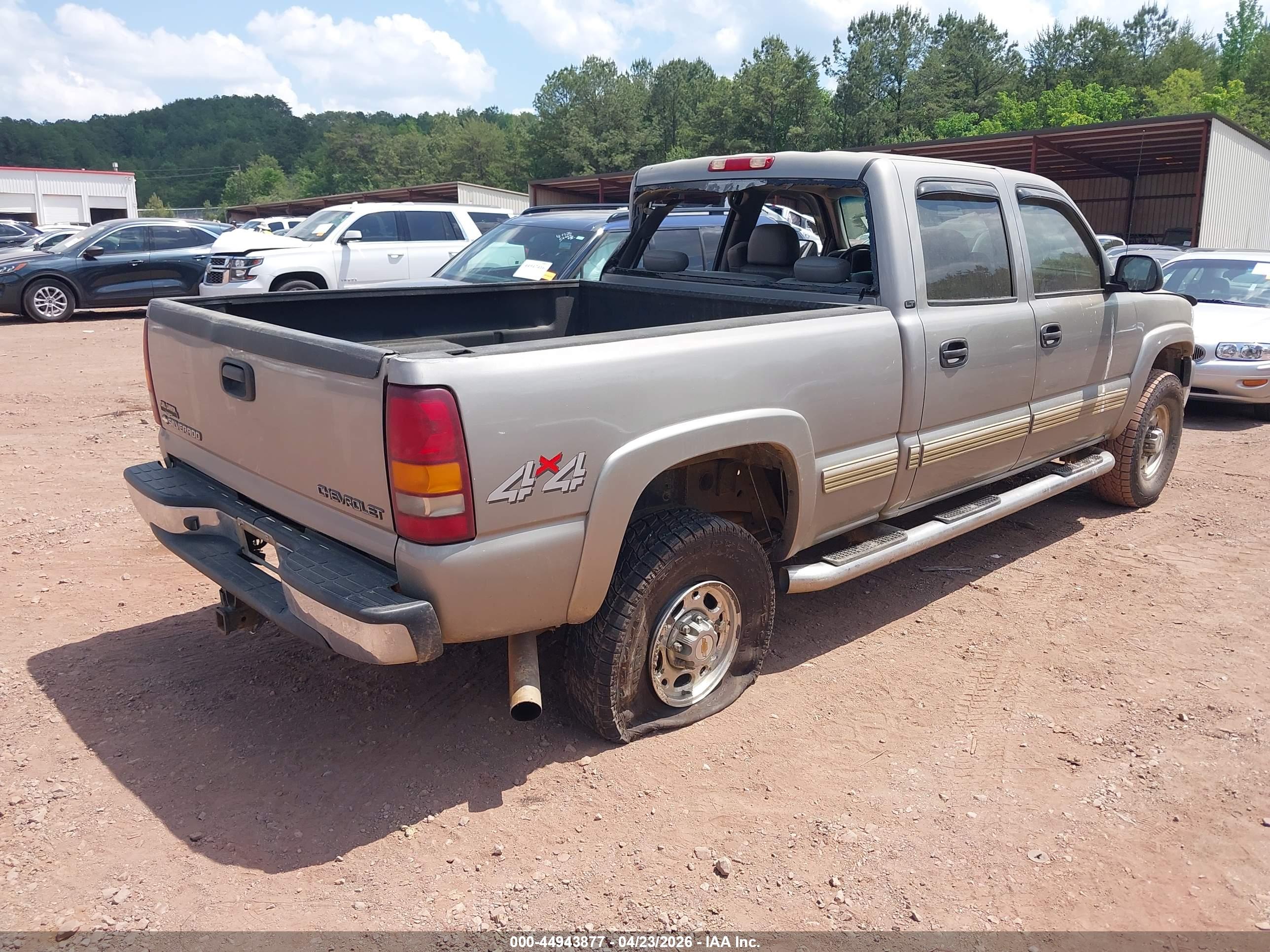 CHEVROLET SILVERADO image 4