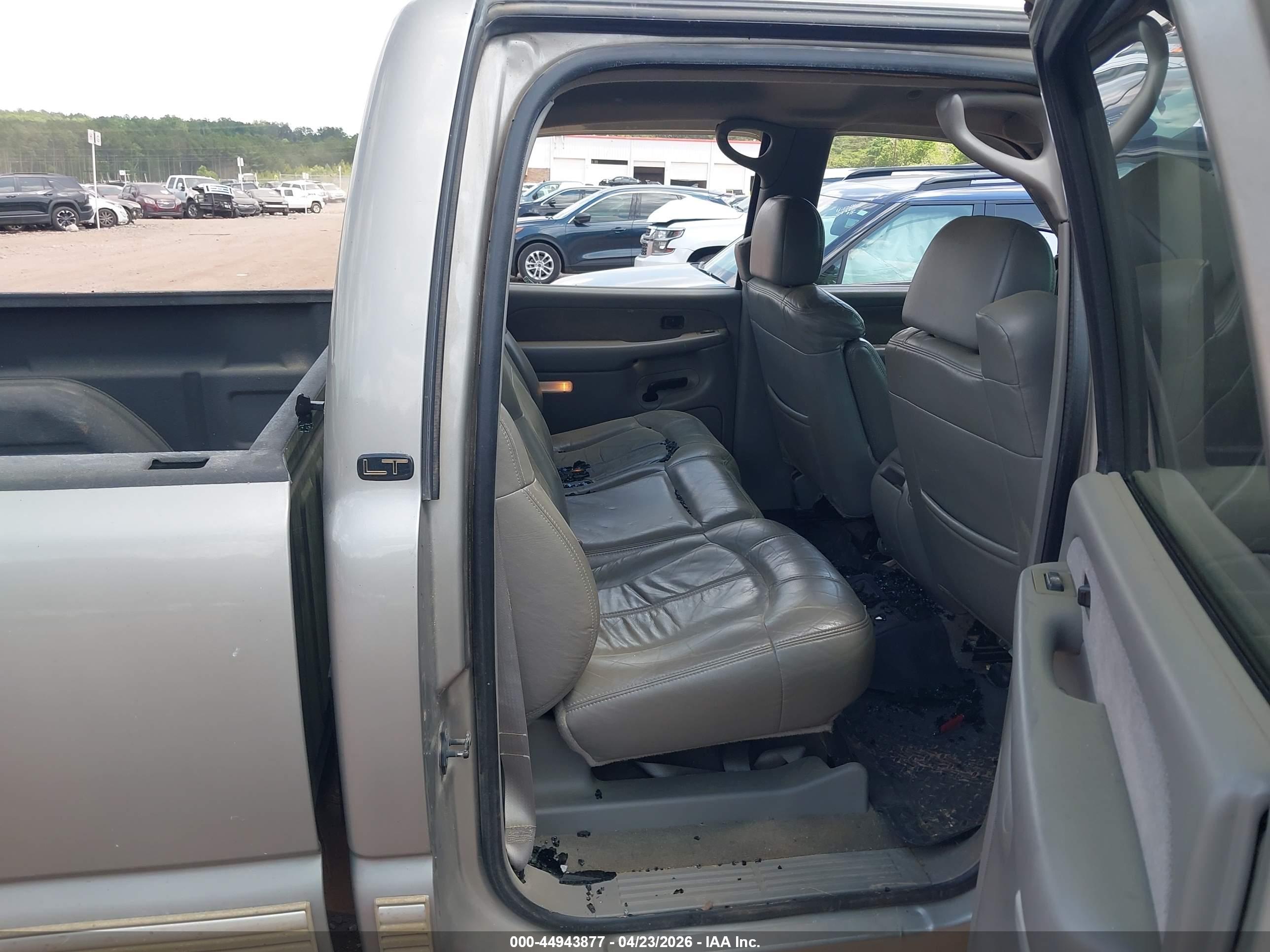 CHEVROLET SILVERADO image 8