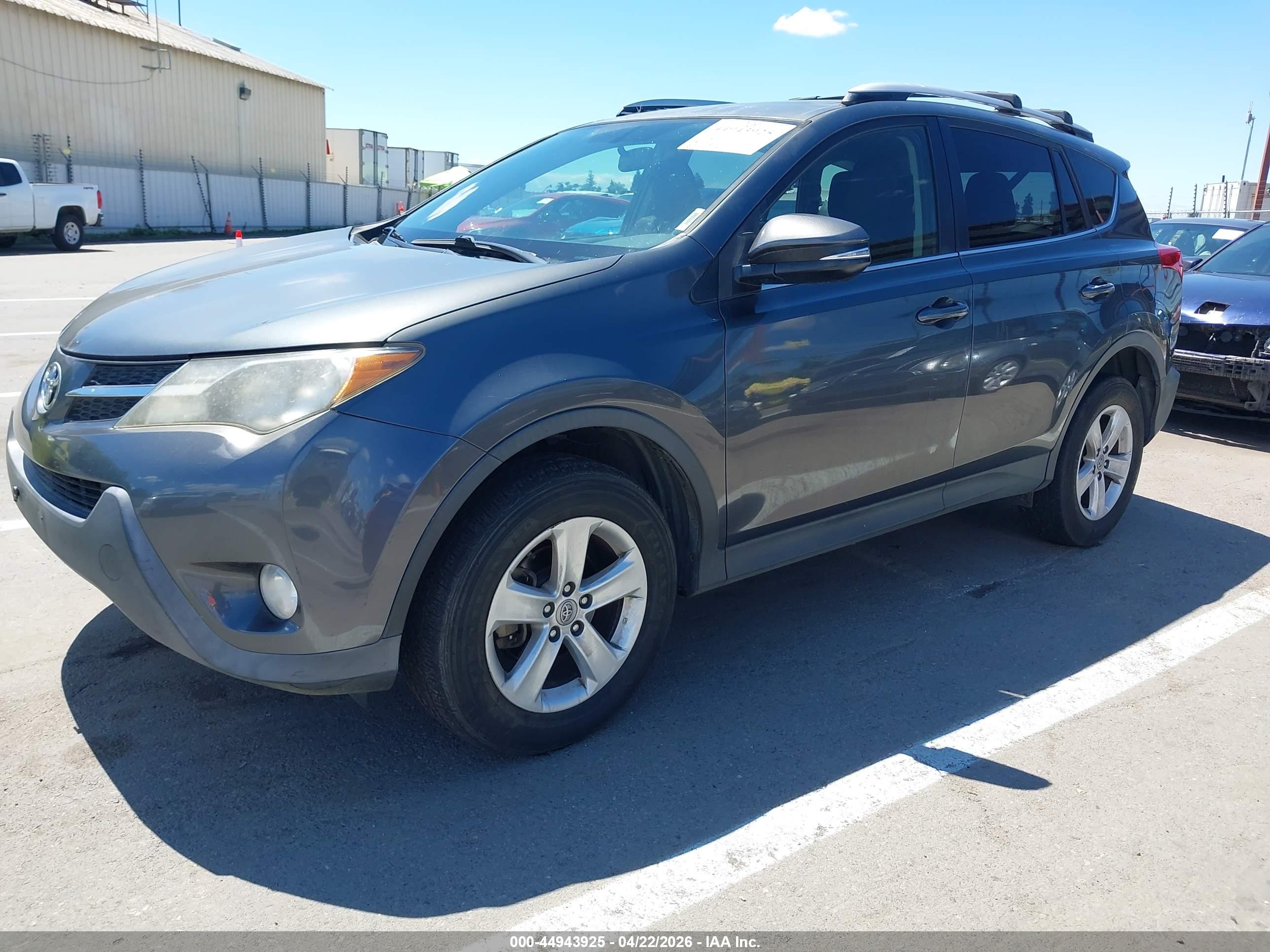 TOYOTA RAV4 image 2