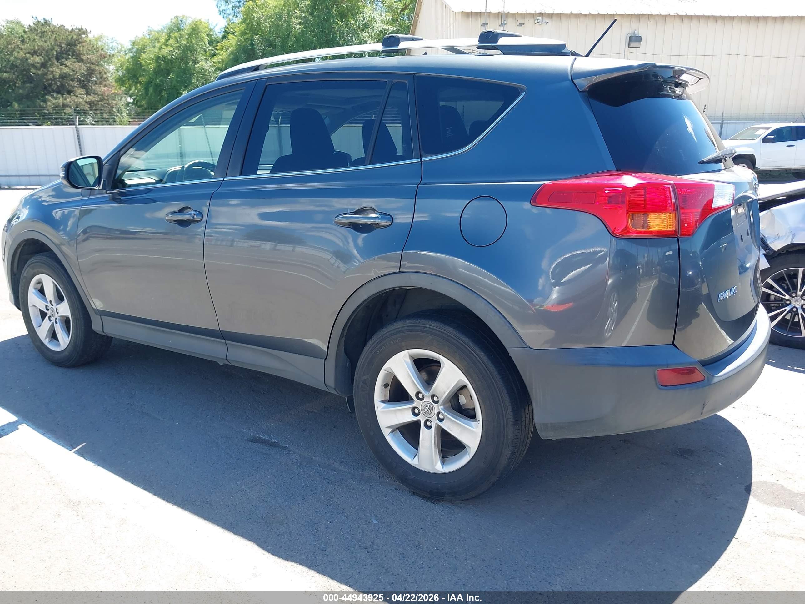 TOYOTA RAV4 image 3