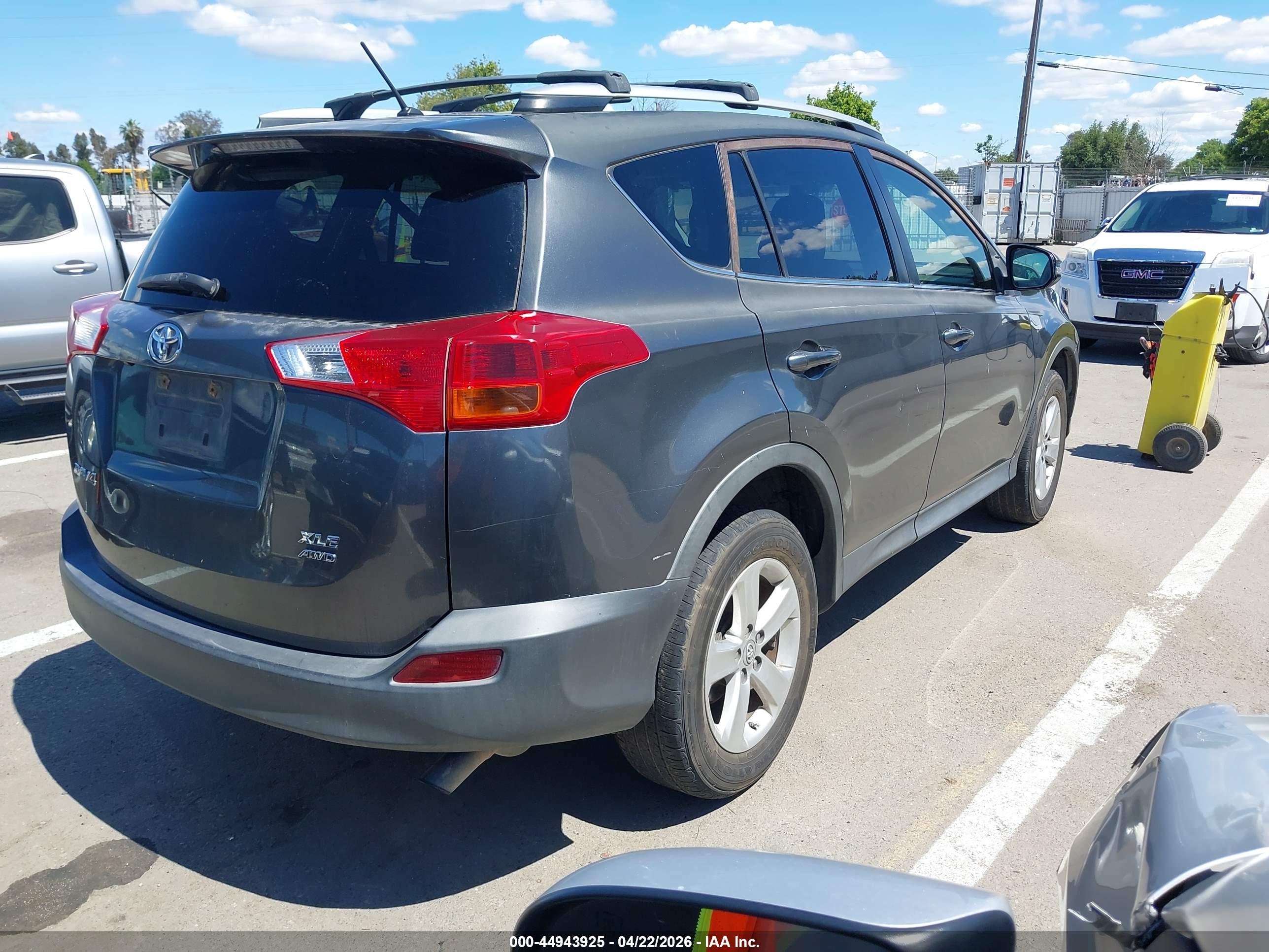 TOYOTA RAV4 image 4