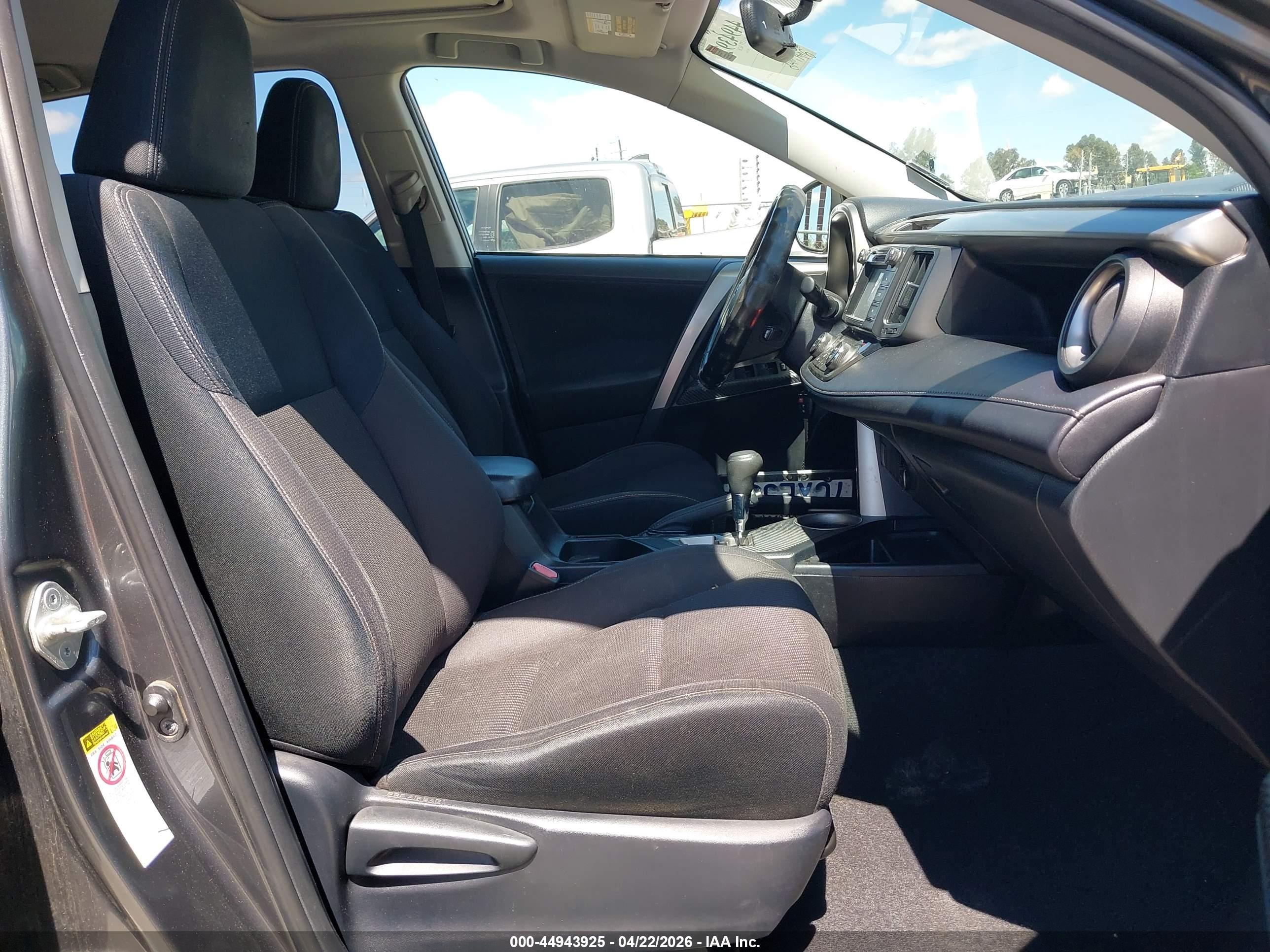 TOYOTA RAV4 image 5