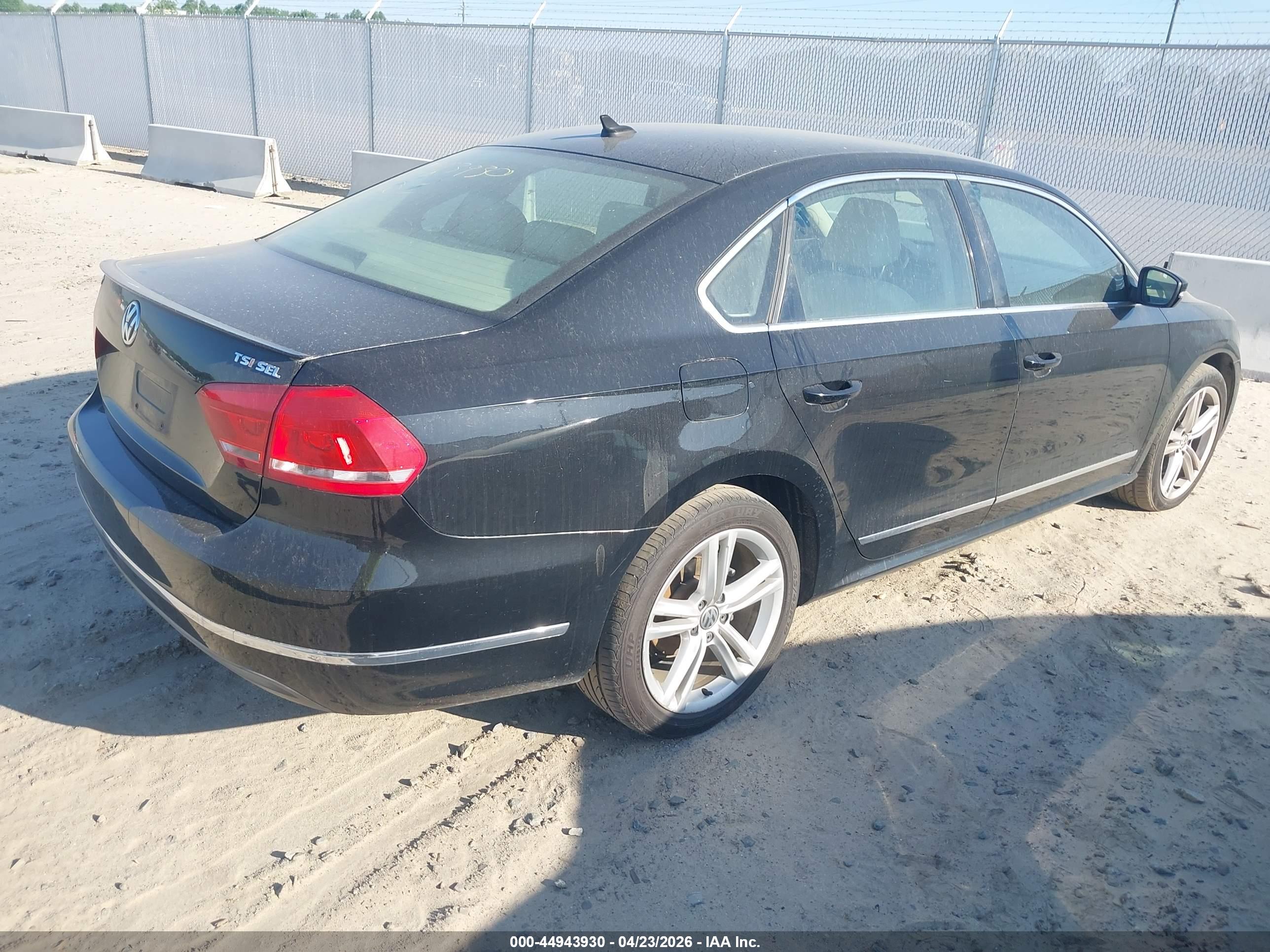 VOLKSWAGEN PASSAT image 4