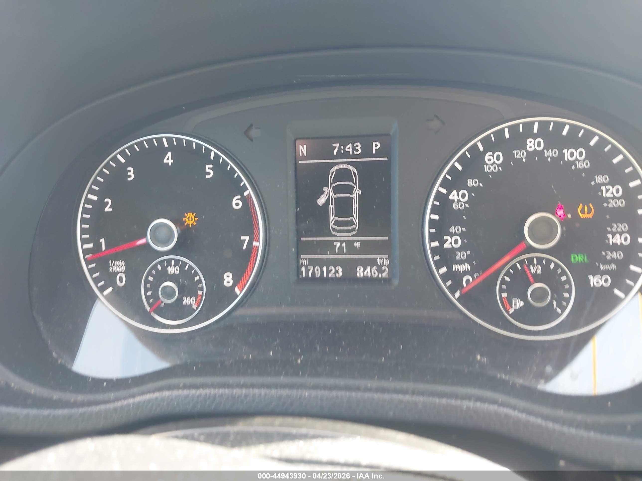 VOLKSWAGEN PASSAT image 7