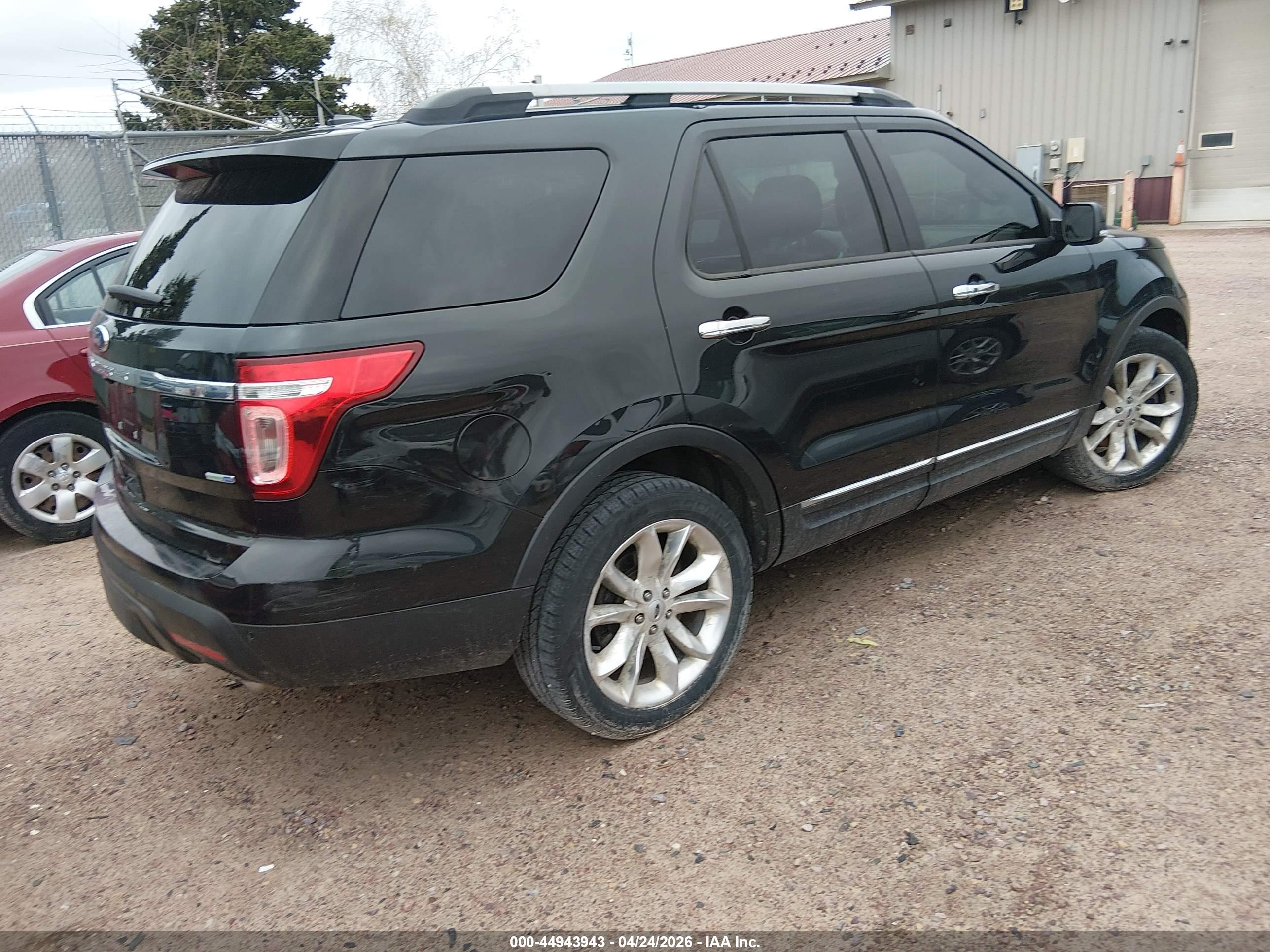 FORD EXPLORER image 4