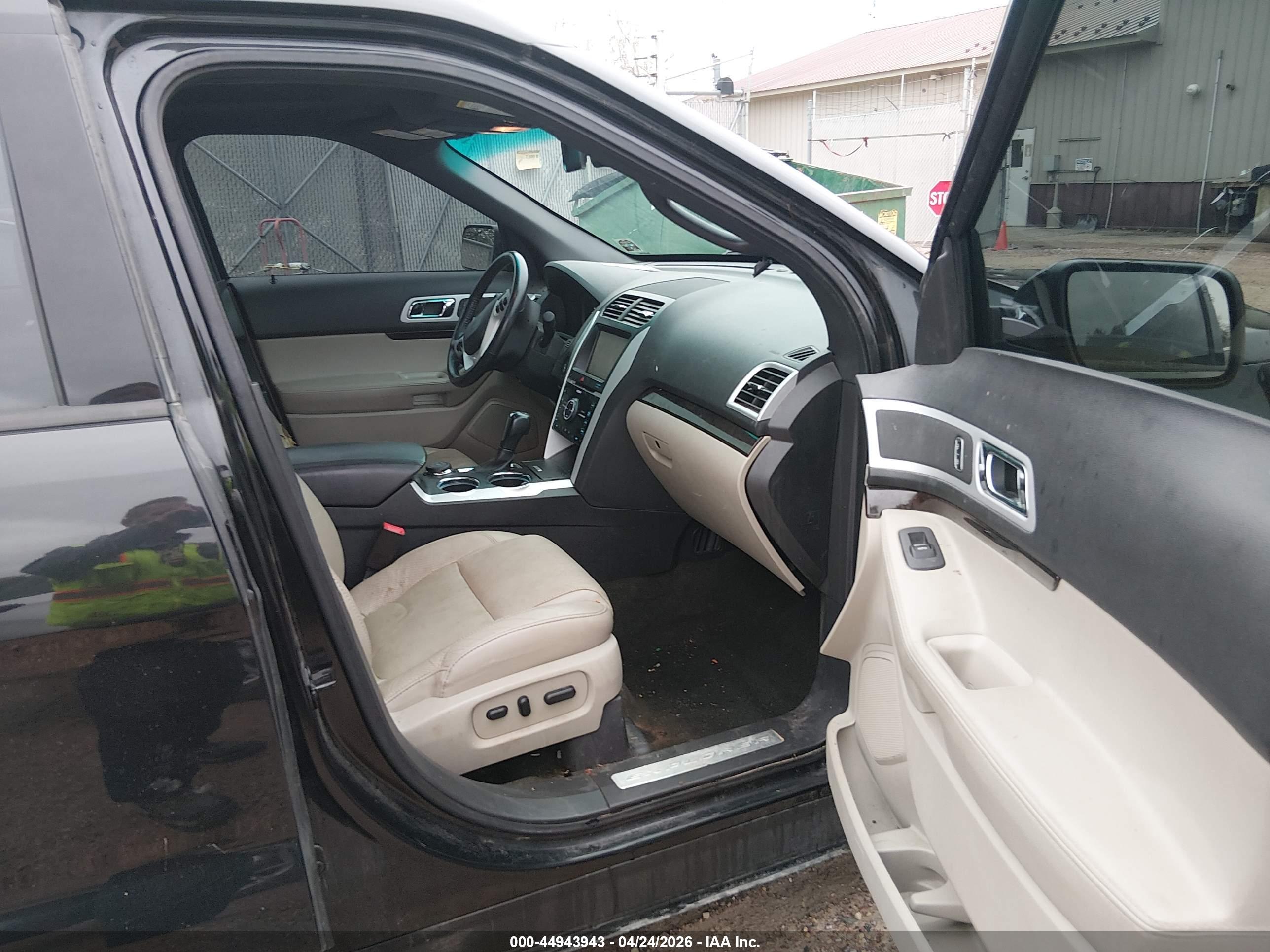 FORD EXPLORER image 5