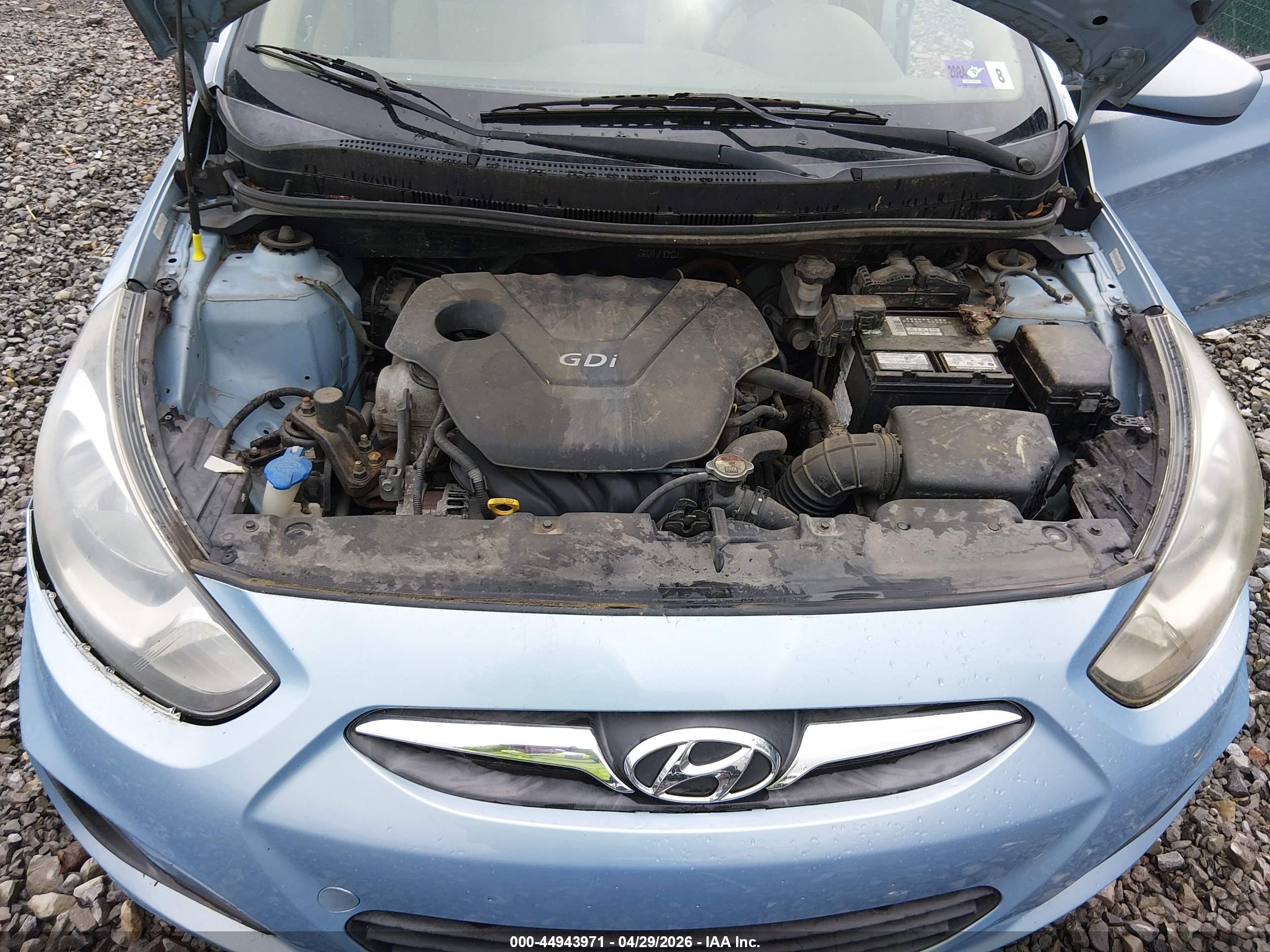 HYUNDAI ACCENT image 10