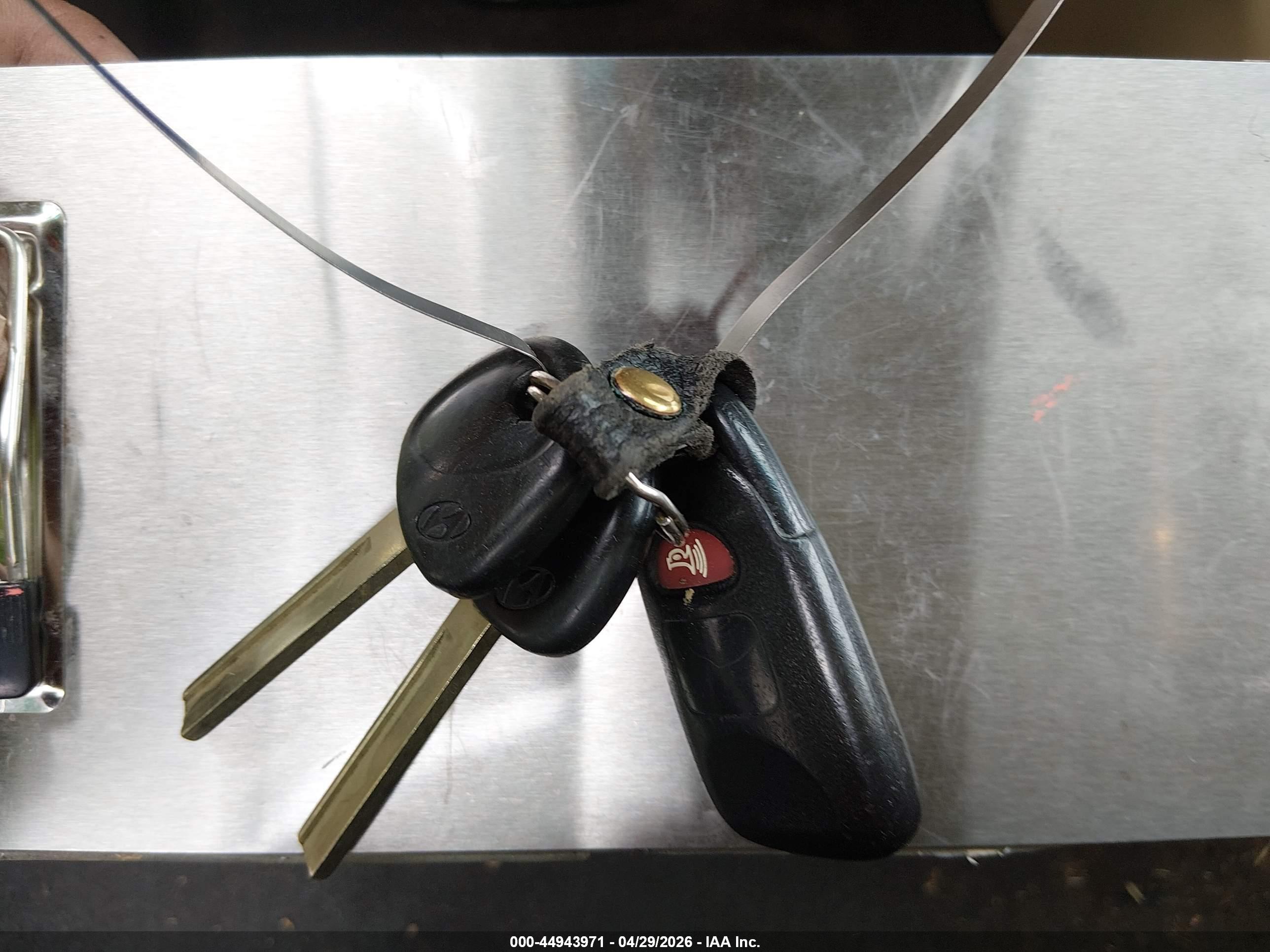 HYUNDAI ACCENT image 11