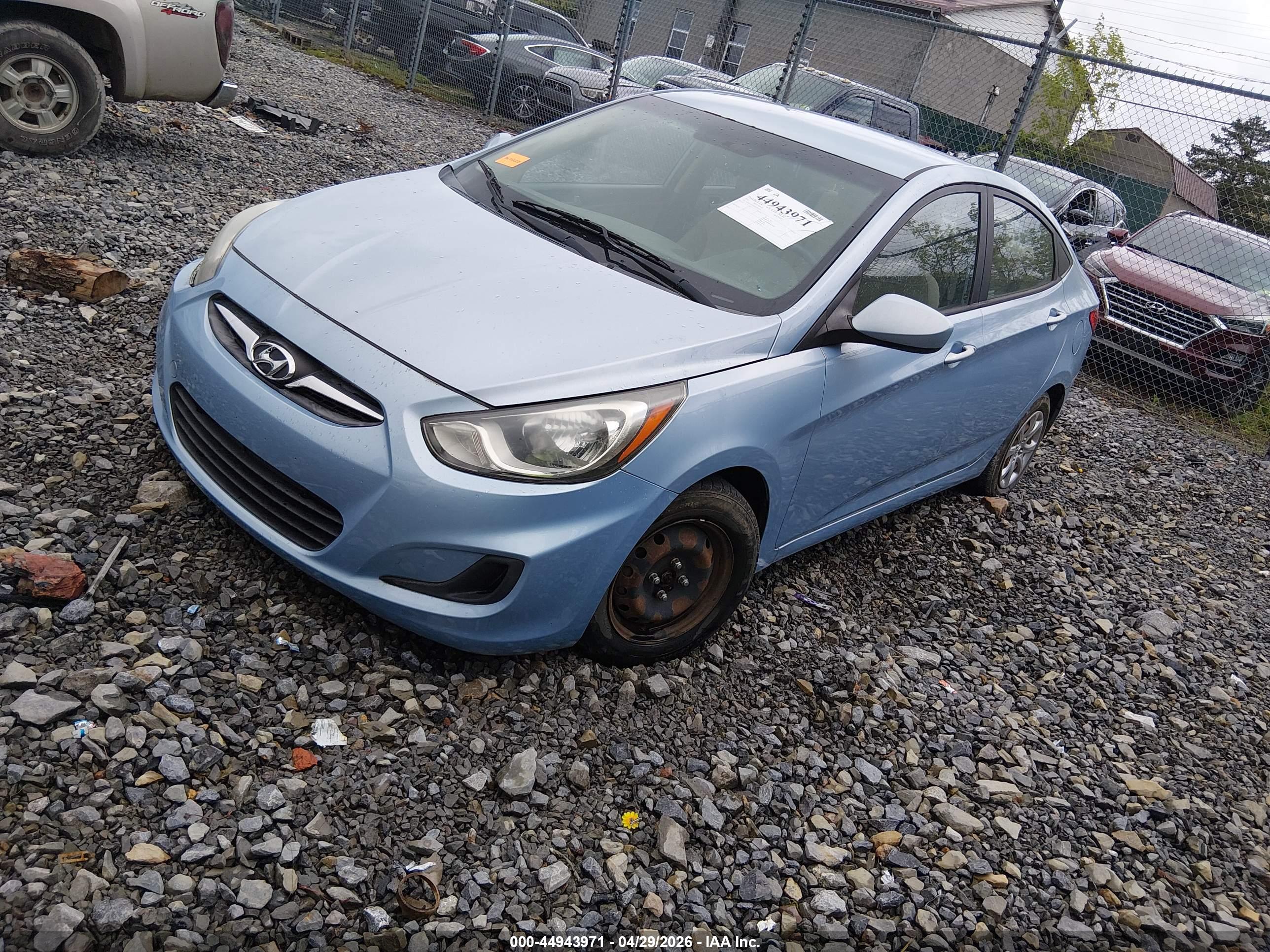HYUNDAI ACCENT image 2