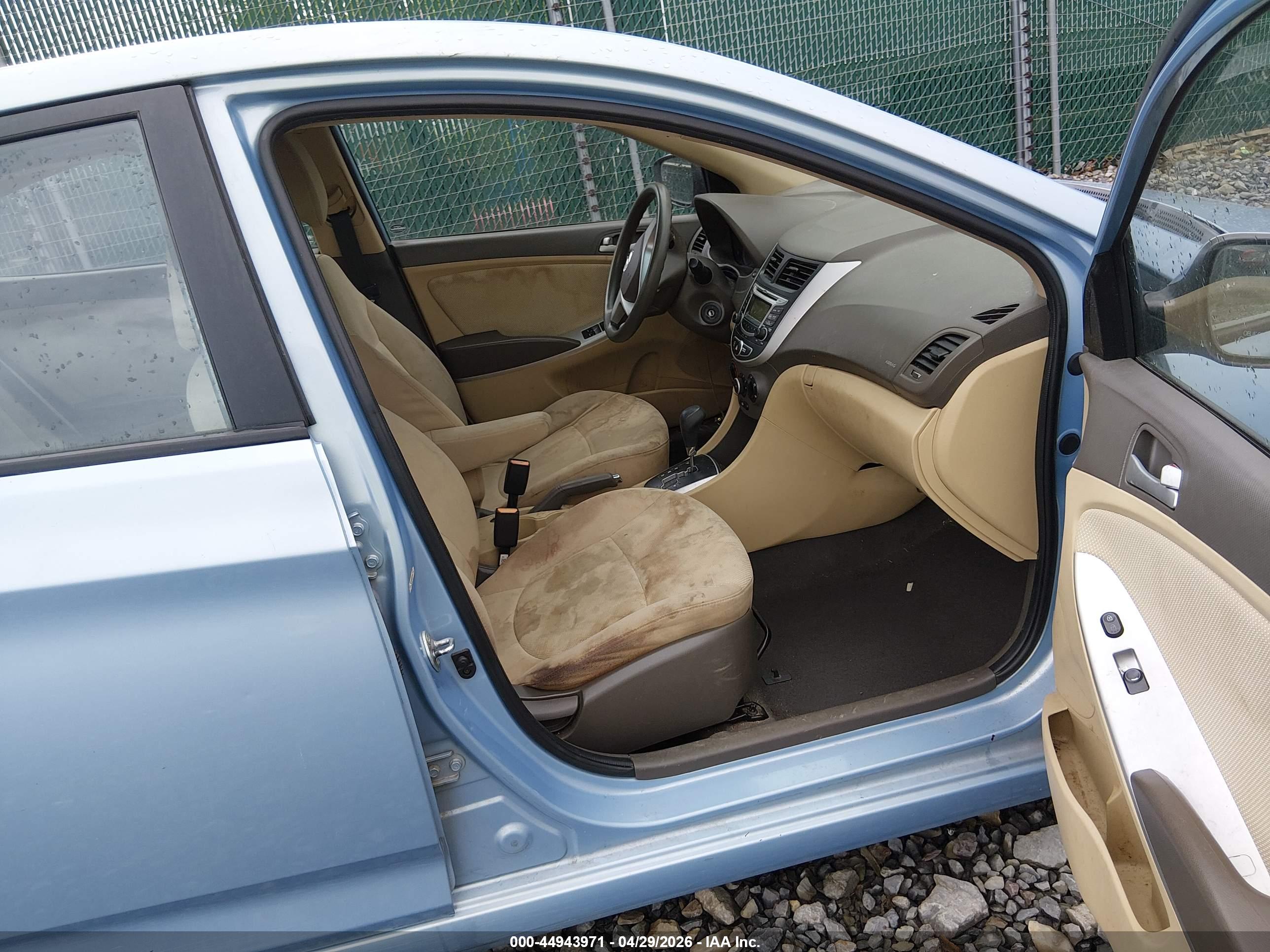 HYUNDAI ACCENT image 5