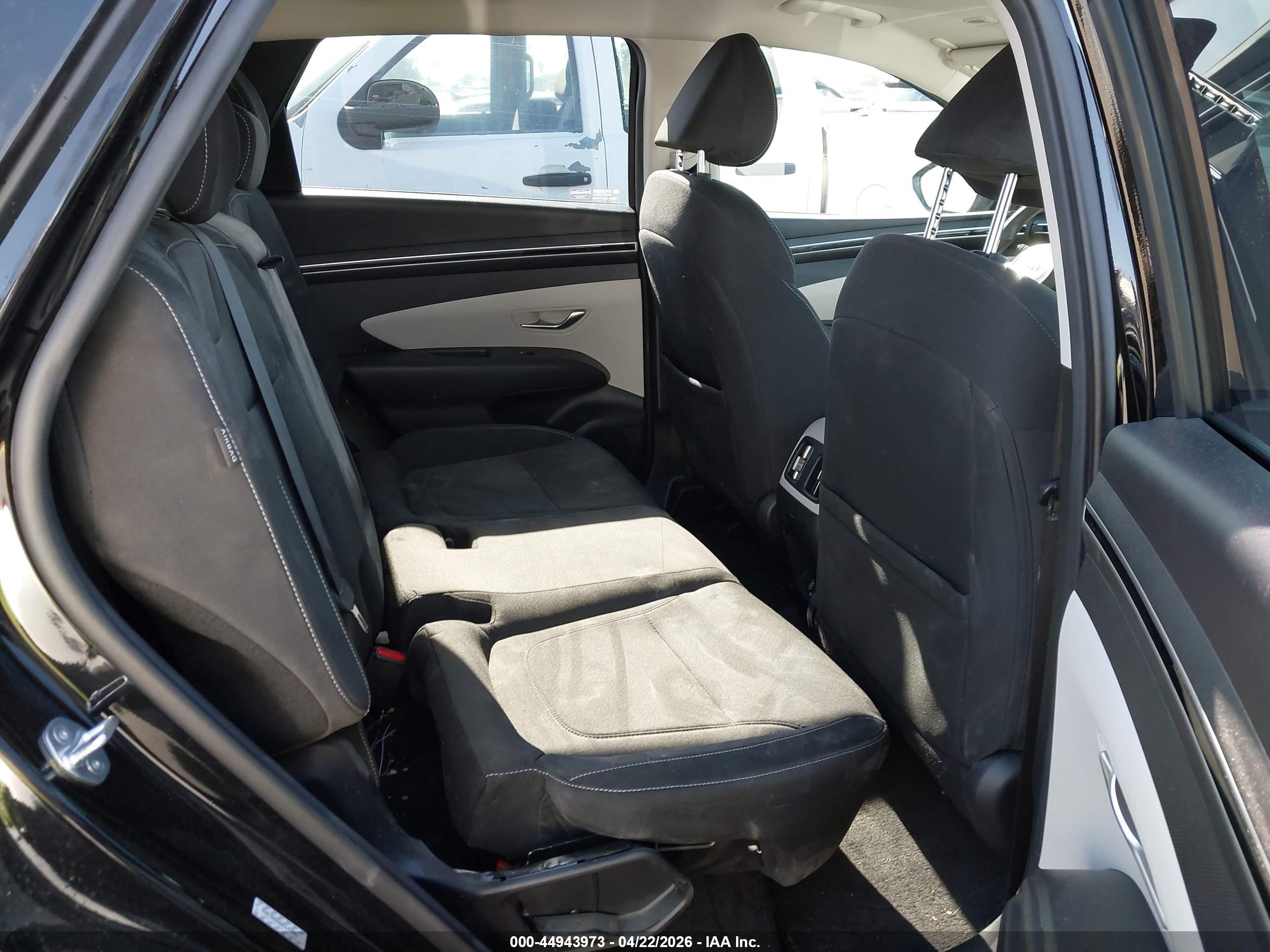 HYUNDAI TUCSON image 8