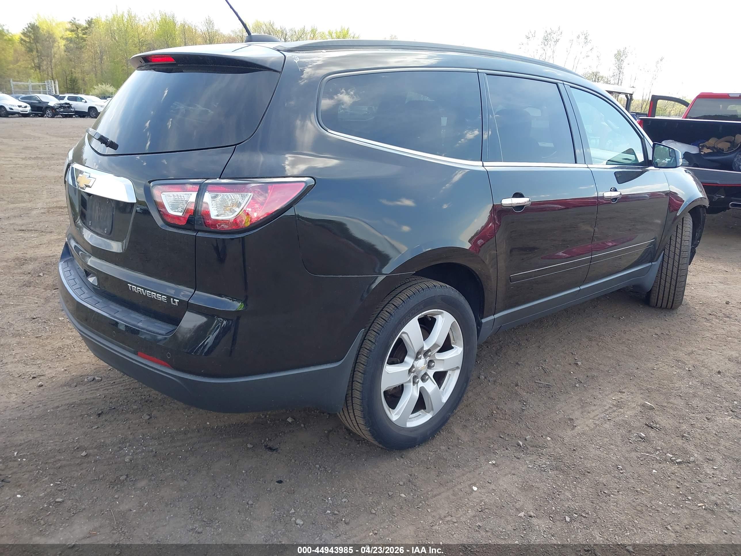 CHEVROLET TRAVERSE image 4