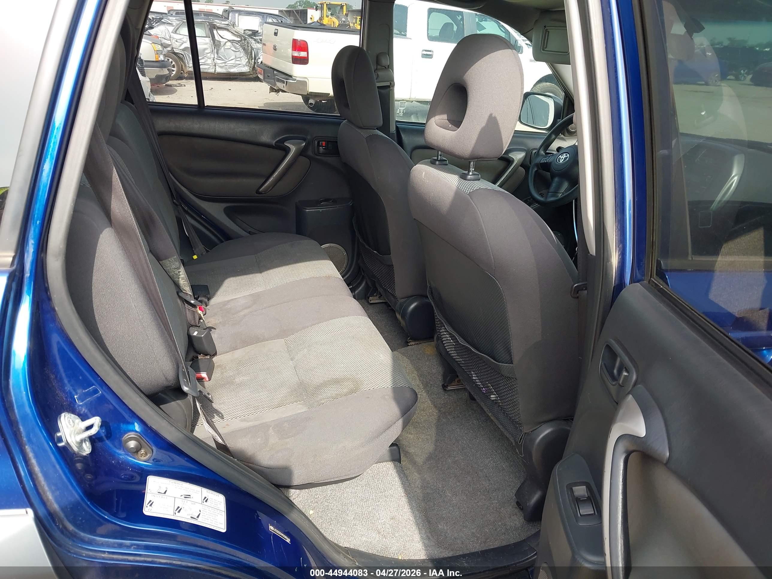 TOYOTA RAV4 image 8