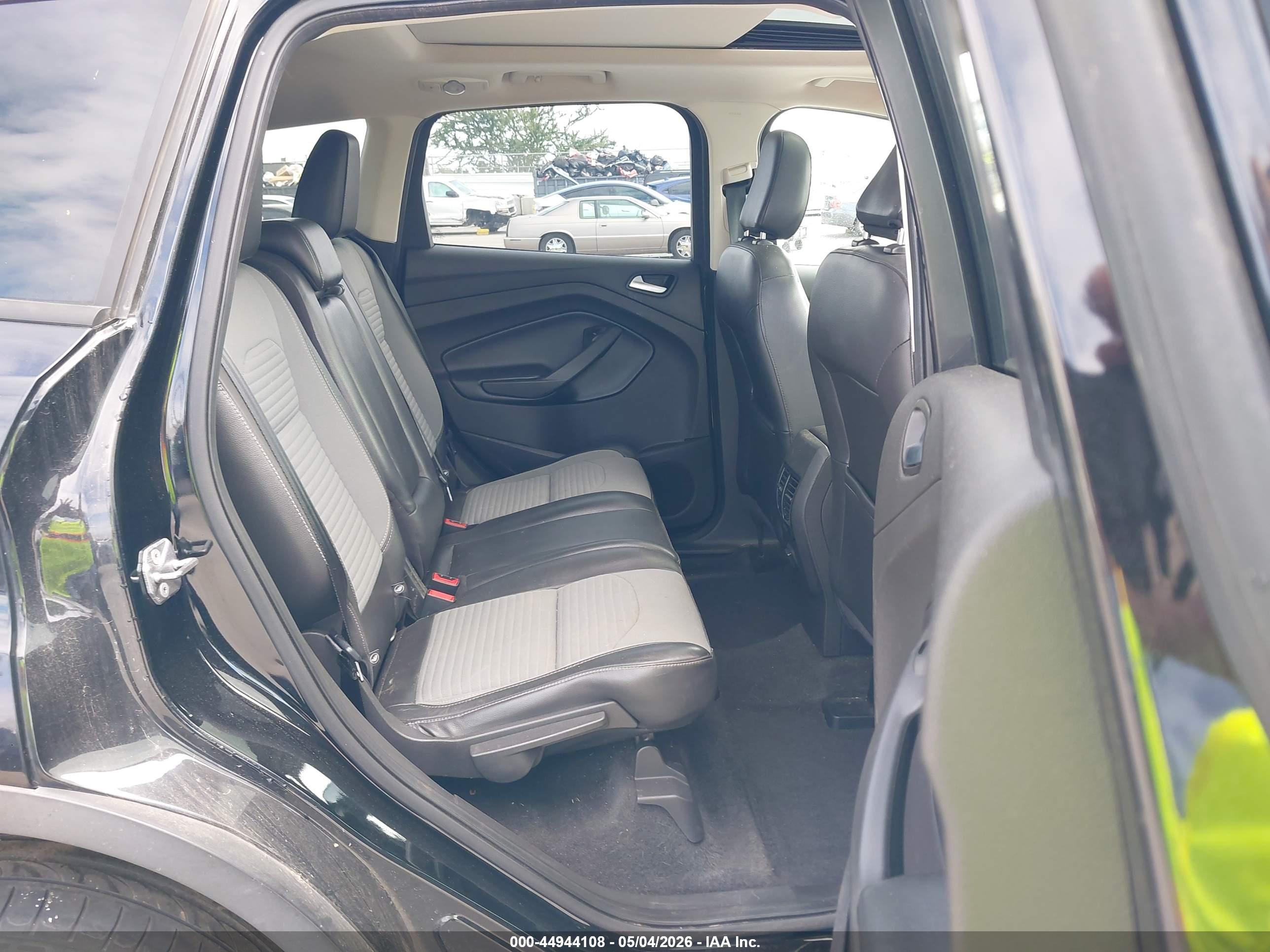FORD ESCAPE image 8
