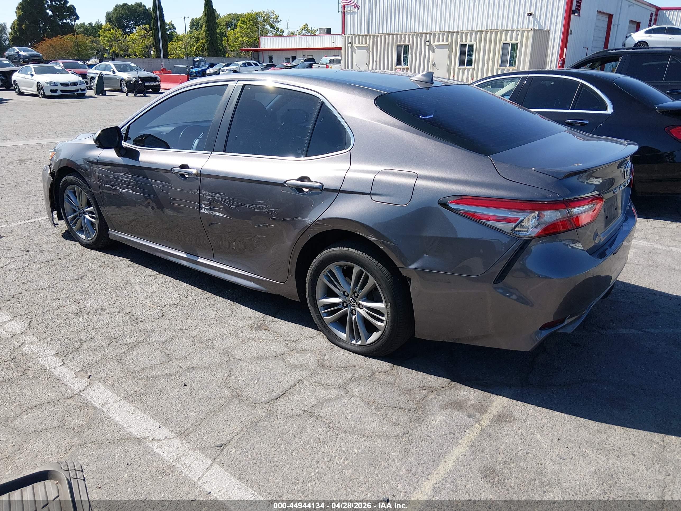 TOYOTA CAMRY image 3
