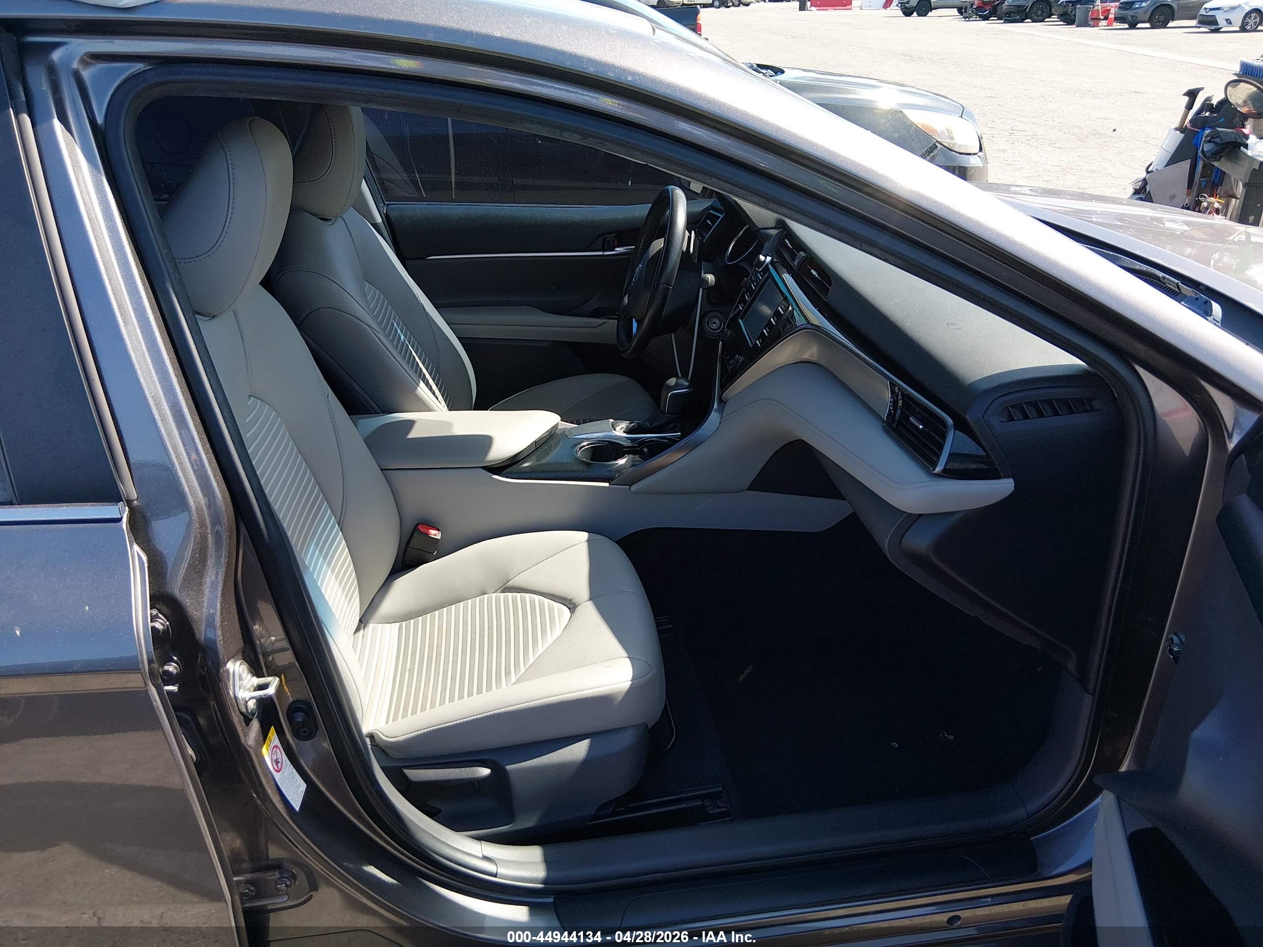 TOYOTA CAMRY image 5