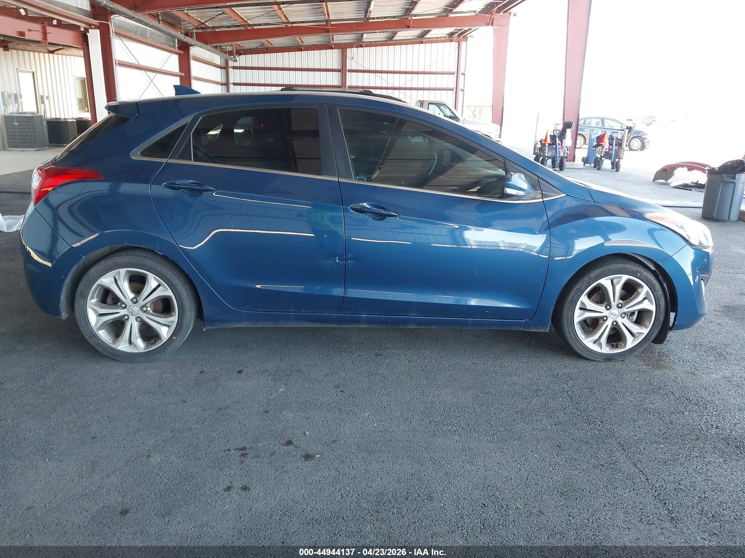 HYUNDAI ELANTRA image 6